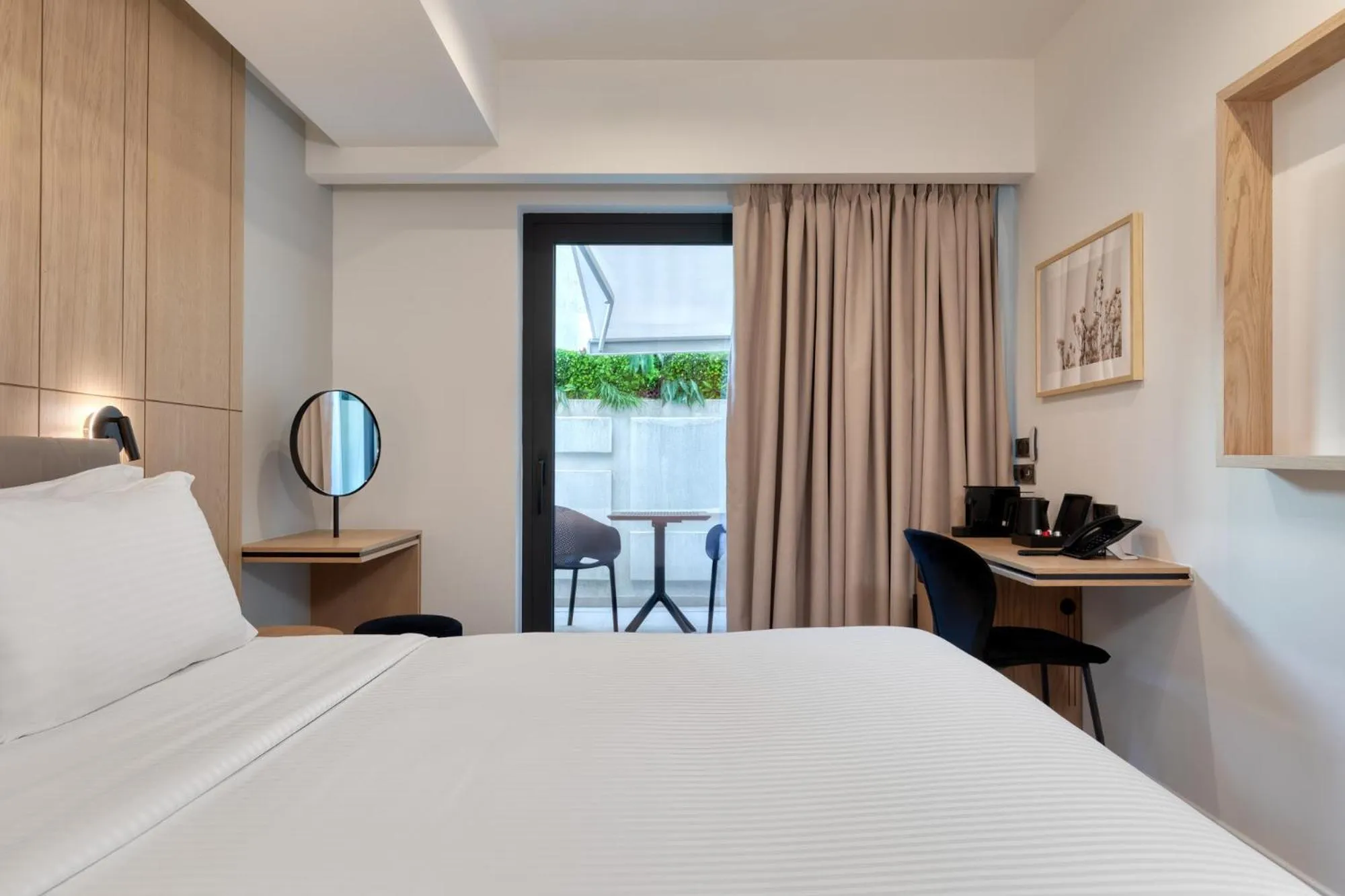 Bed in Hilton Garden Inn Athens Syggrou Avenue