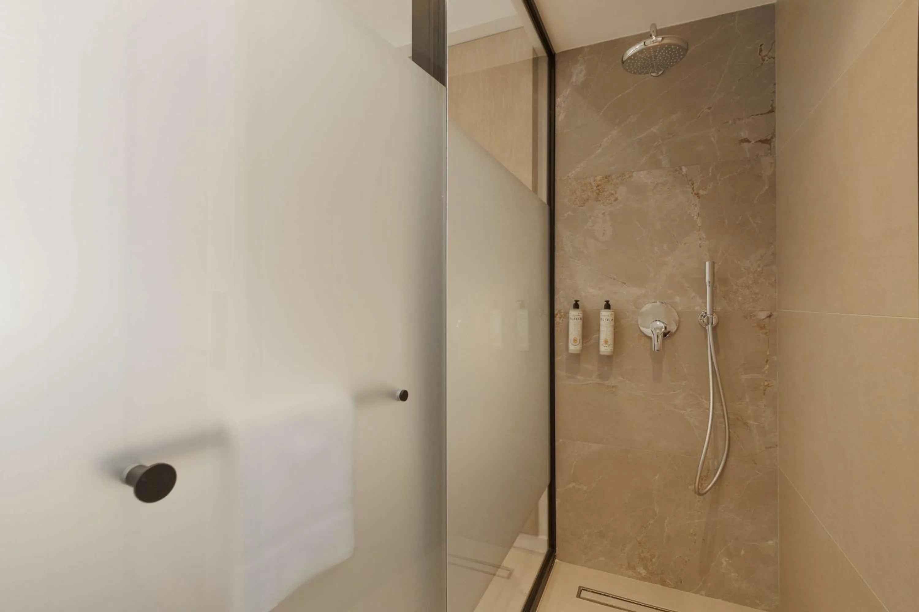 Bathroom in Hilton Garden Inn Athens Syggrou Avenue