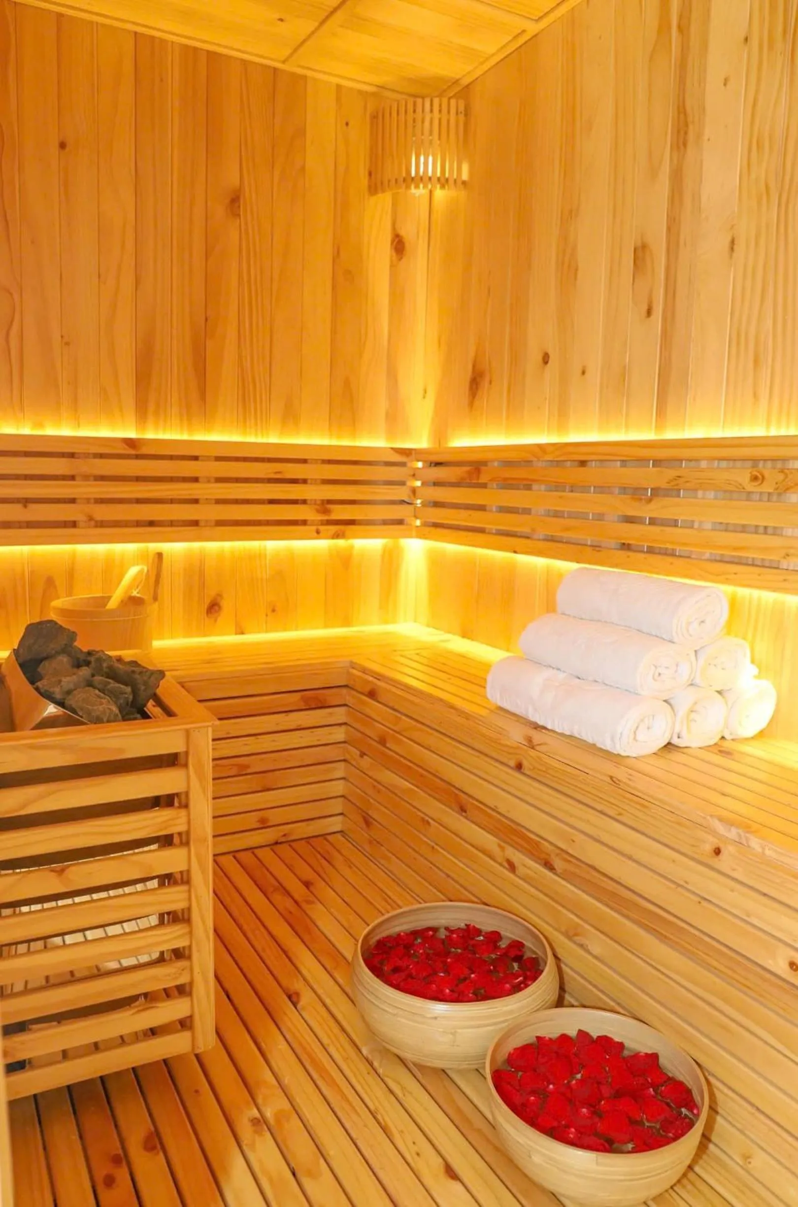 Sauna in Golden Lotus Luxury Hotel Danang - Complimentary Daily Afternoon Tea