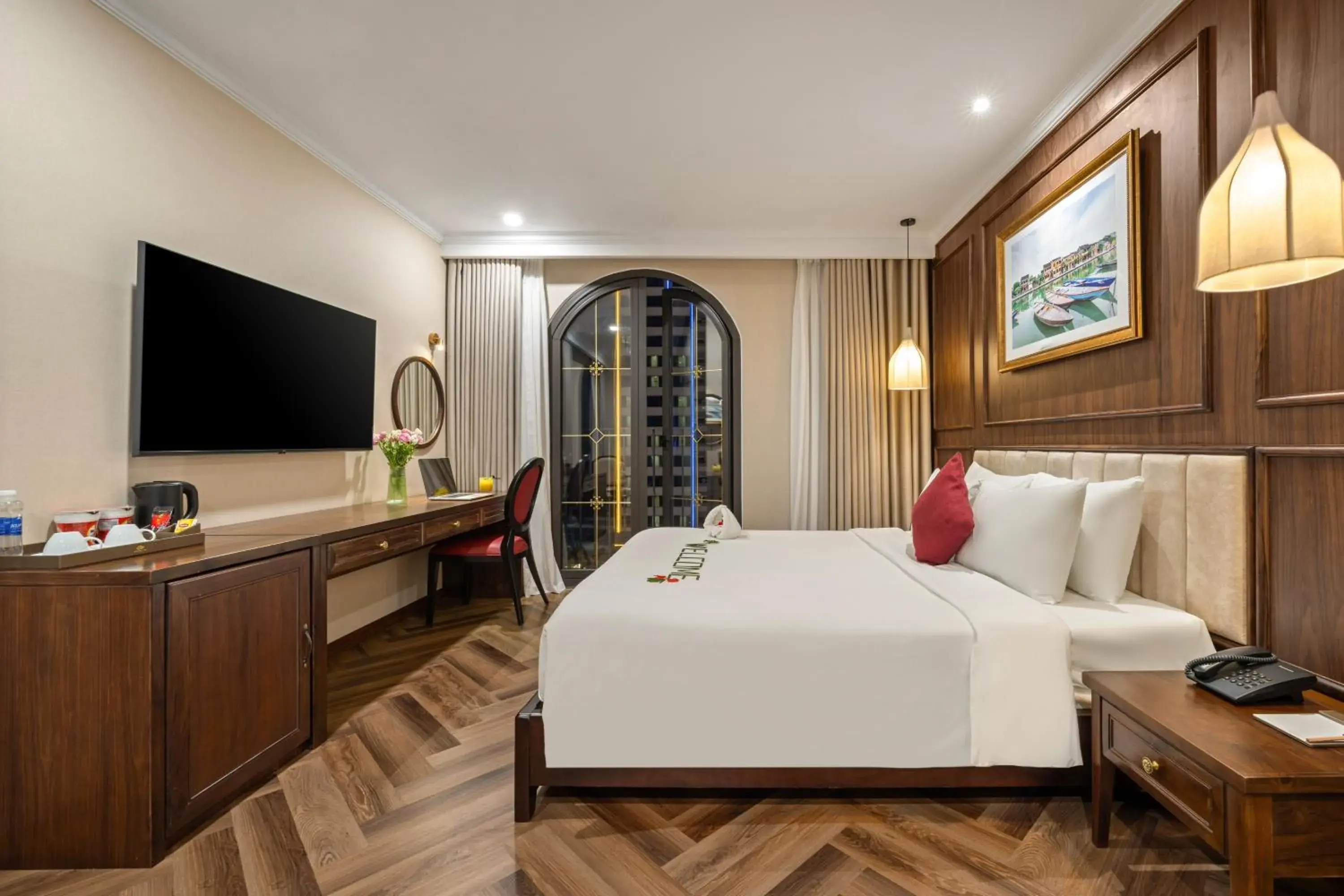 Bed in Golden Lotus Luxury Hotel Danang - Complimentary Daily Afternoon Tea Bed in Golden Lotus Luxury Hotel Danang - Complimentary Daily Afternoon Tea