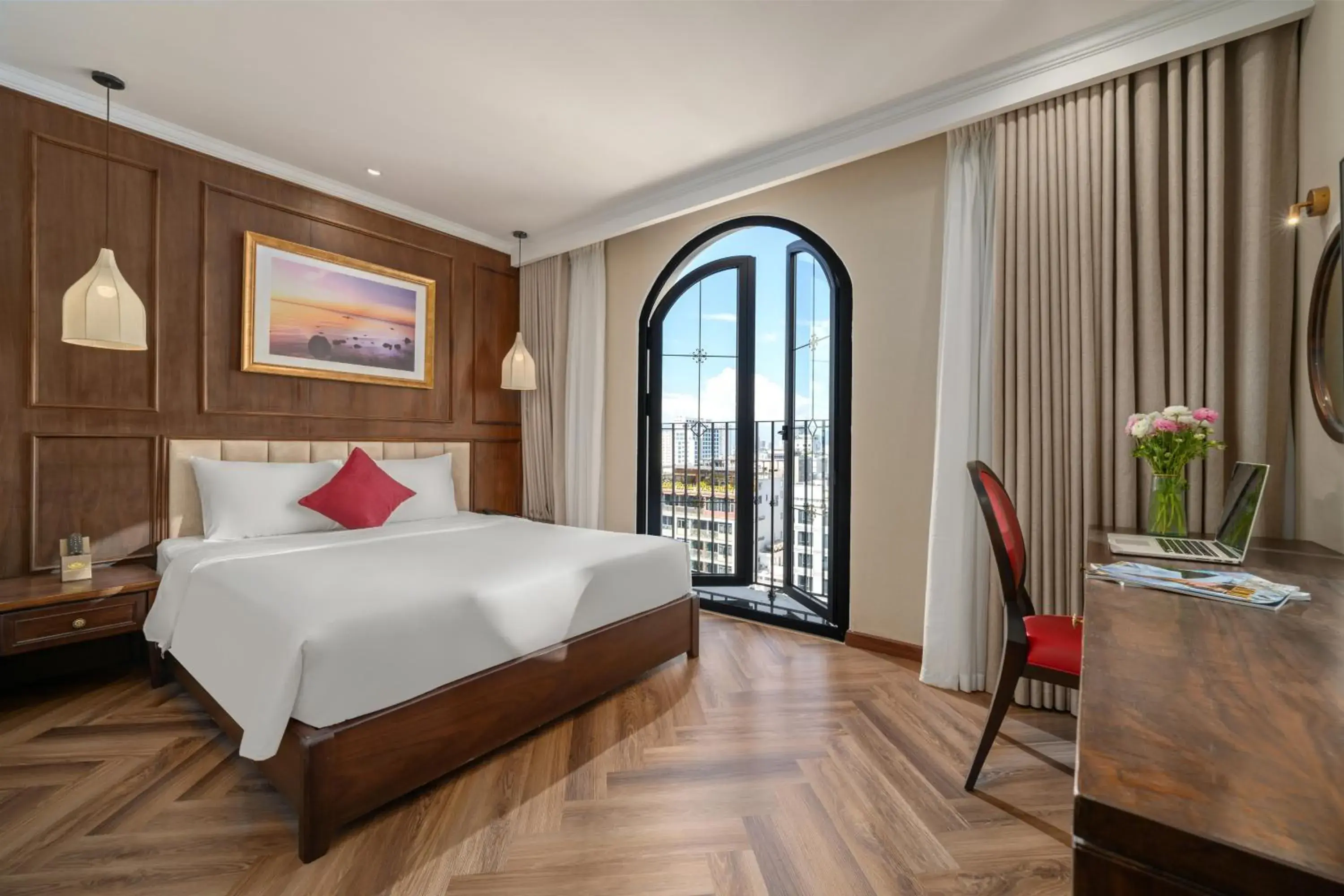 Bed in Golden Lotus Luxury Hotel Danang - Complimentary Daily Afternoon Tea Bed in Golden Lotus Luxury Hotel Danang - Complimentary Daily Afternoon Tea