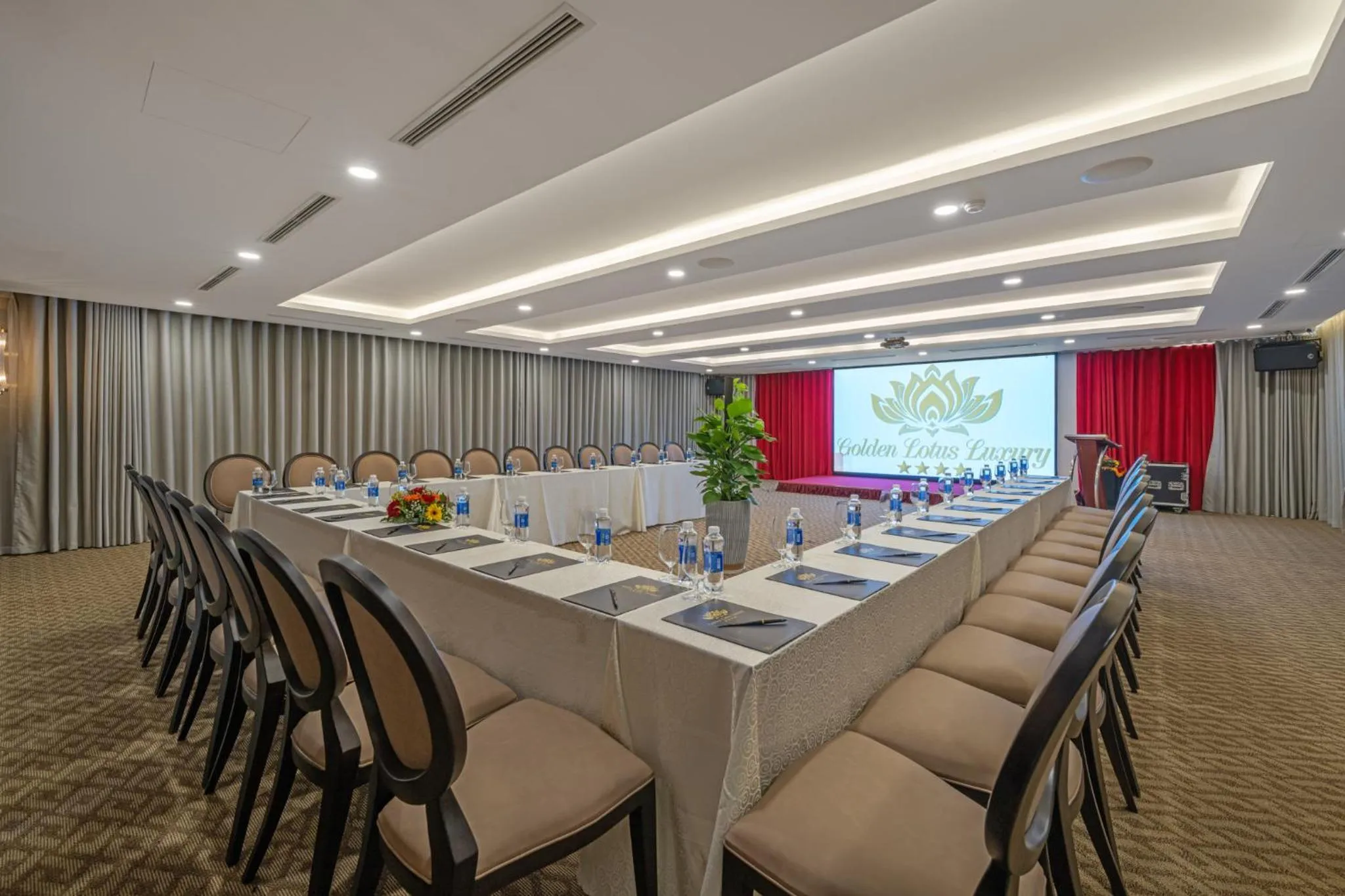 Meeting/conference room in Golden Lotus Luxury Hotel Danang - Complimentary Daily Afternoon Tea