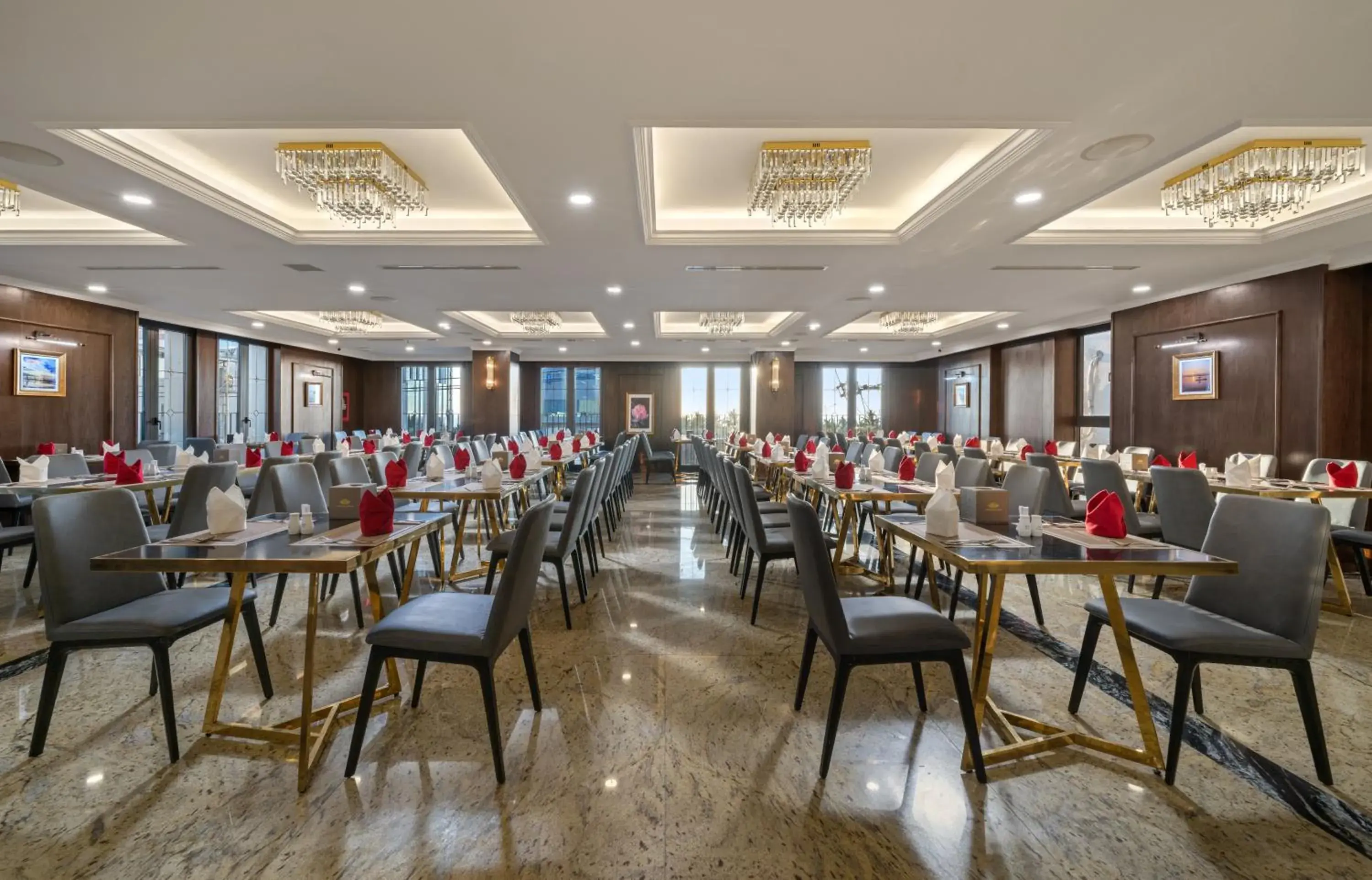 Restaurant/places to eat in Golden Lotus Luxury Hotel Danang - Complimentary Daily Afternoon Tea Restaurant/places to eat in Golden Lotus Luxury Hotel Danang - Complimentary Daily Afternoon Tea