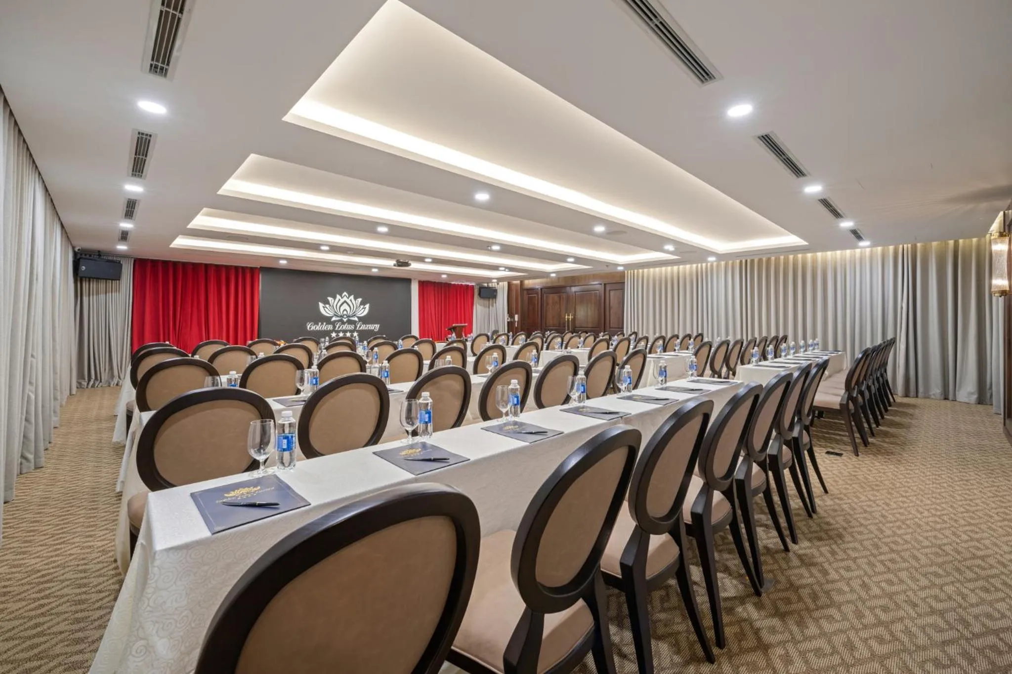 Meeting/conference room in Golden Lotus Luxury Hotel Danang - Complimentary Daily Afternoon Tea