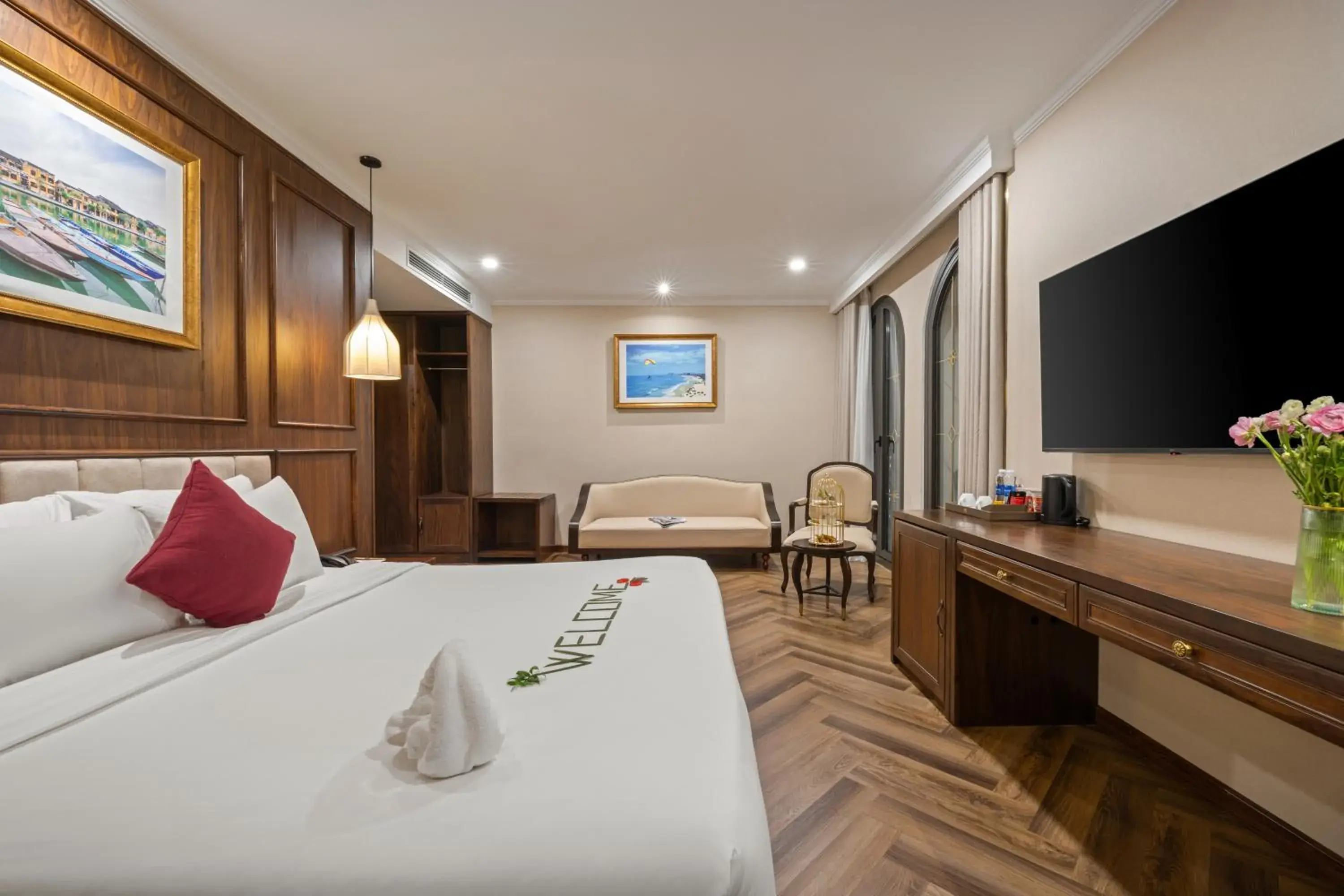 Bed in Golden Lotus Luxury Hotel Danang - Complimentary Daily Afternoon Tea Bed in Golden Lotus Luxury Hotel Danang - Complimentary Daily Afternoon Tea