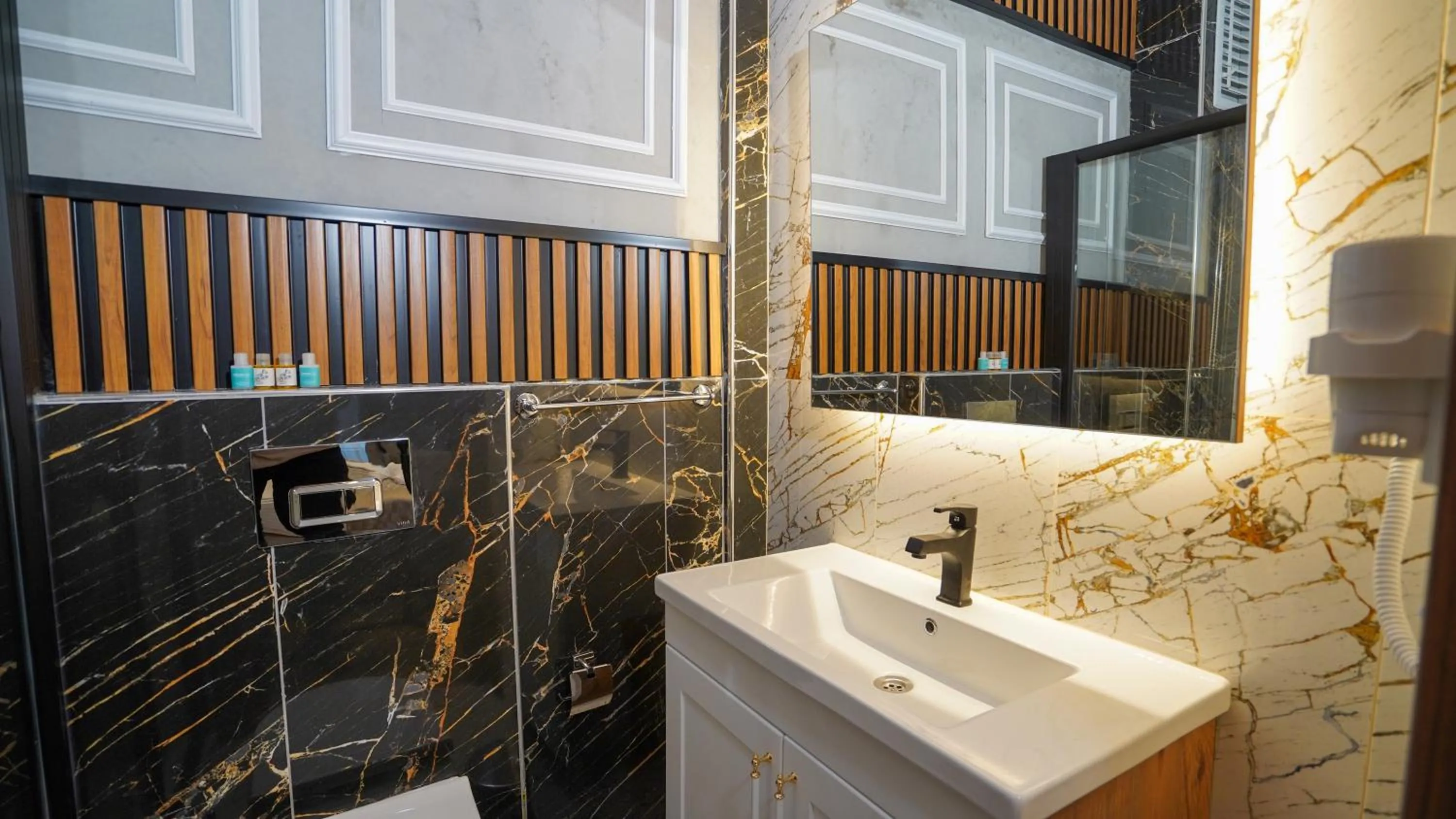 Shower in Fidan City Hotel