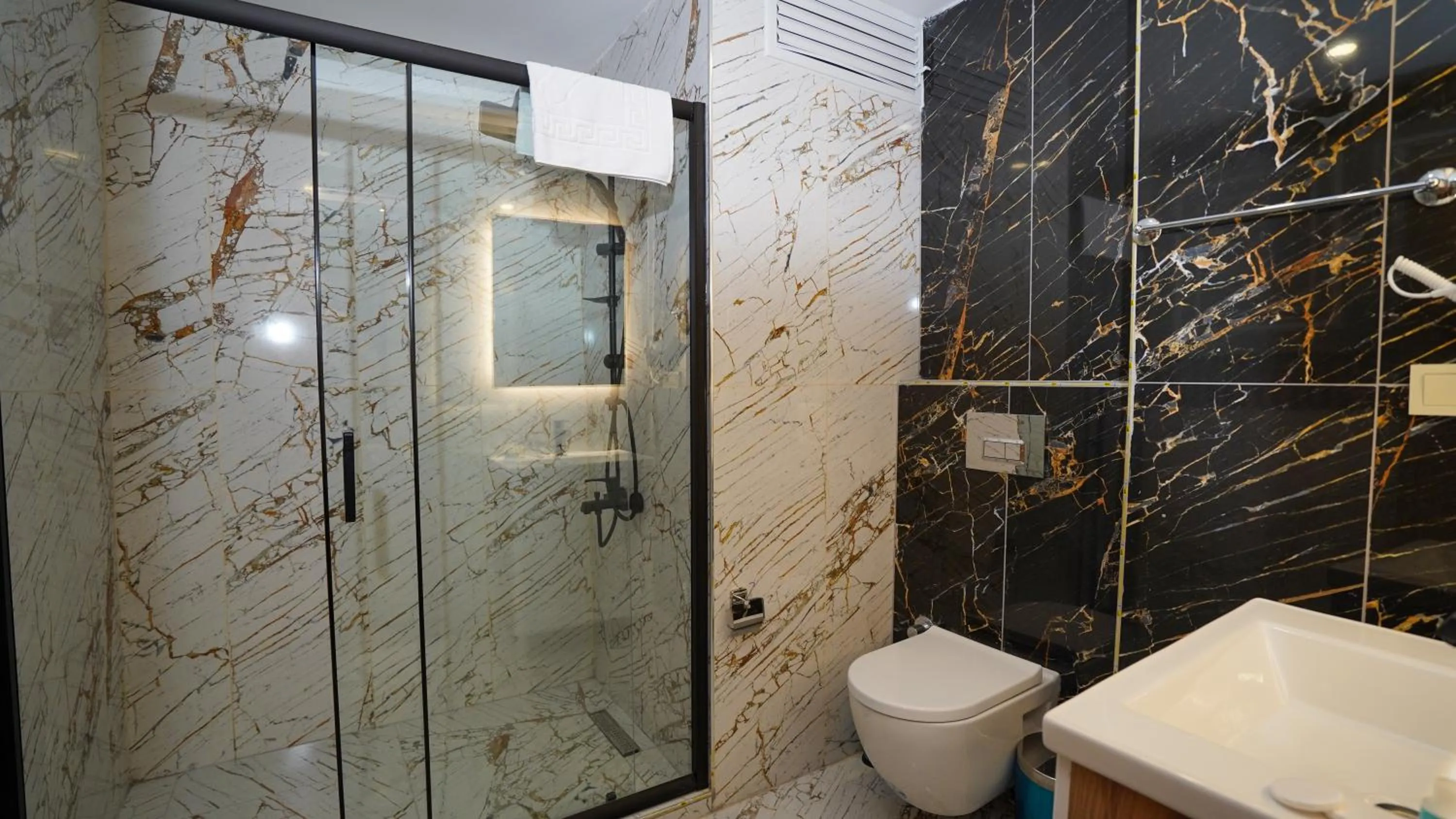 Shower in Fidan City Hotel