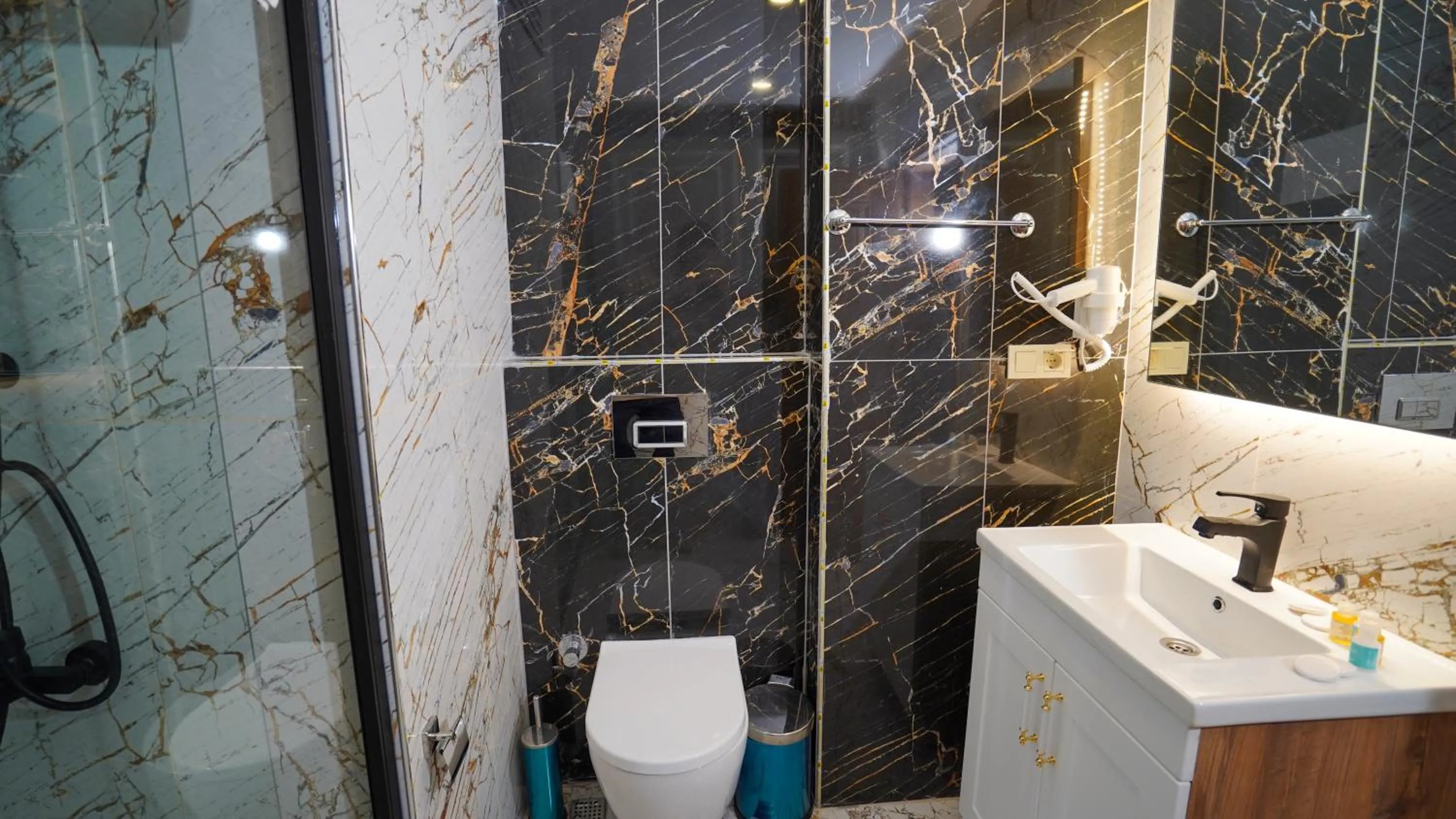 Shower in Fidan City Hotel