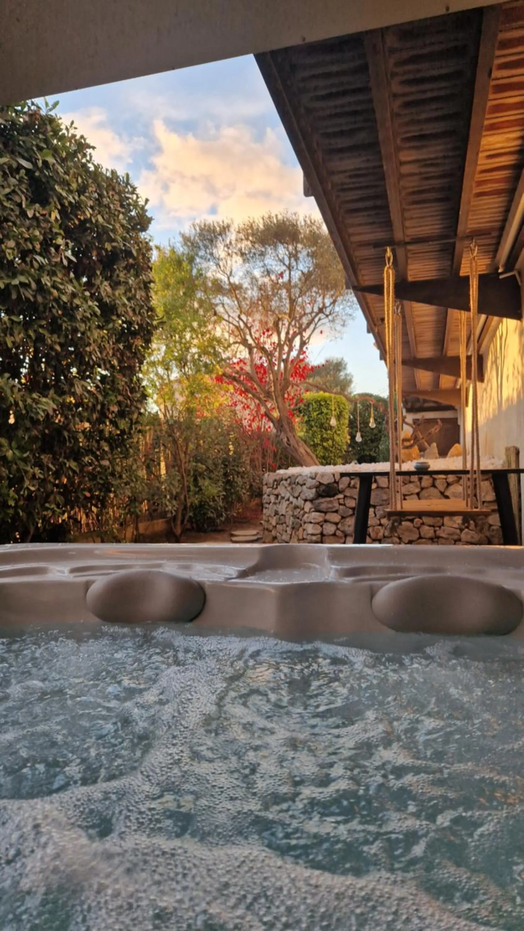 Day in Chambre d'hôte Cigale jacuzzi et jardin privé