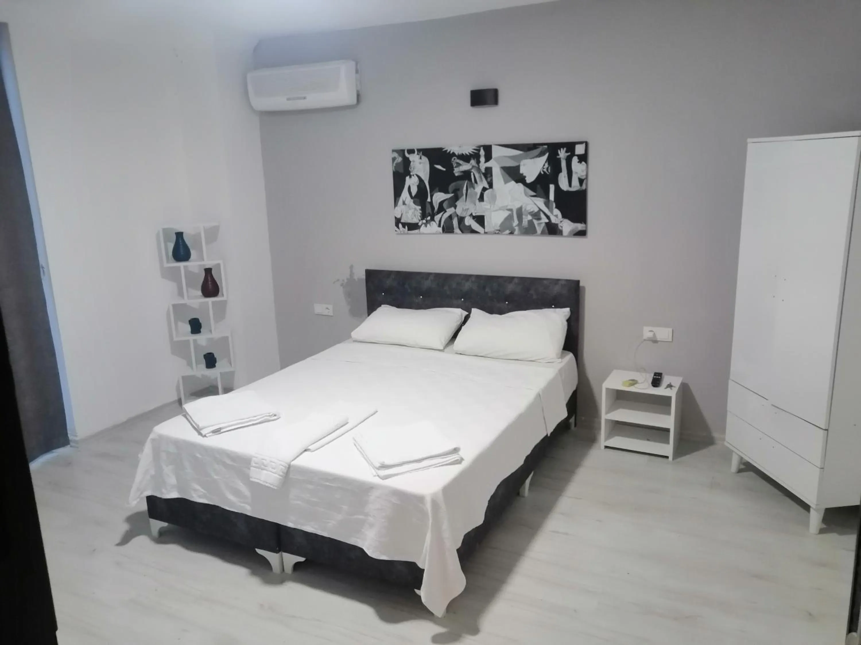 Photo of the whole room in UPART FLATS