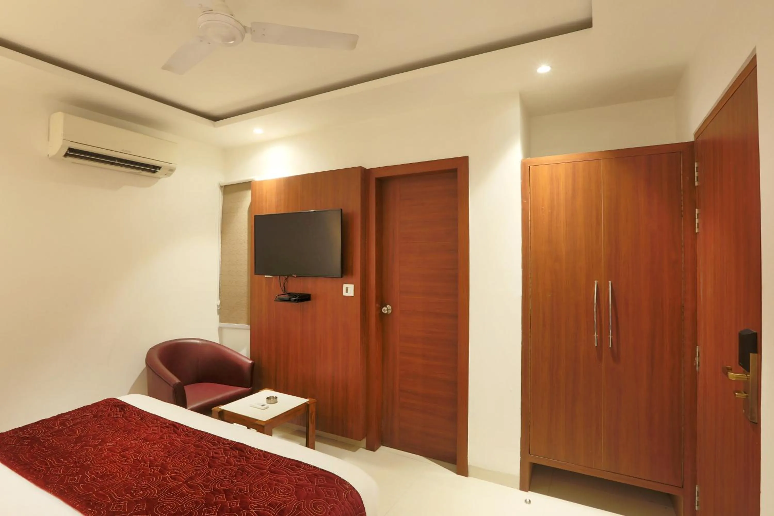 Bed in Arch Suites - Near Aerocity
