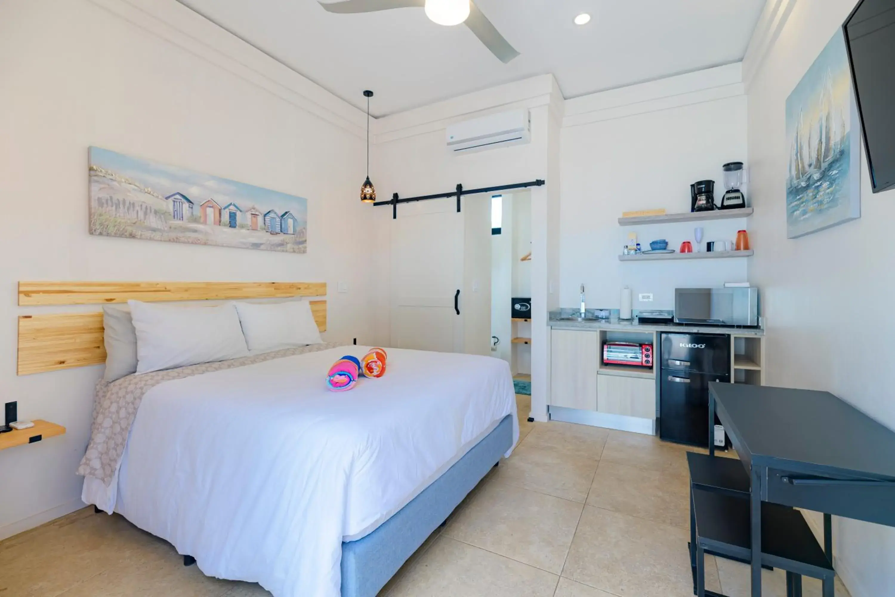 Studio with Pool View in Villas VR Beachwalk Avellanas Studio with Pool View in Villas VR Beachwalk Avellanas