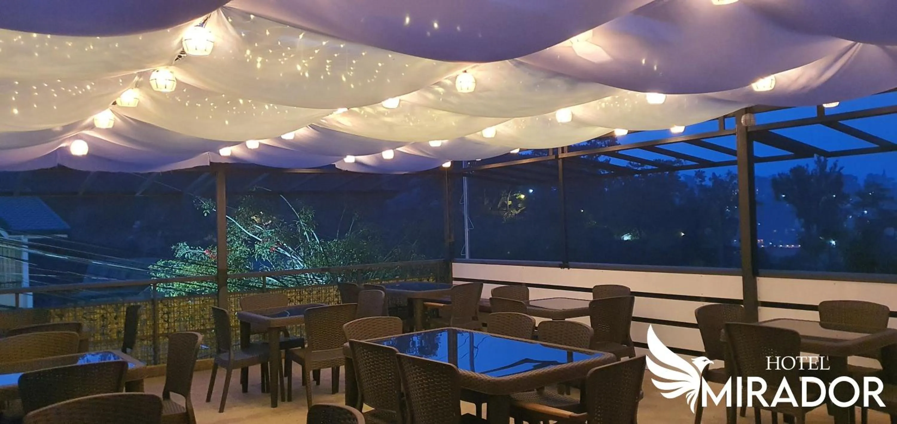 Restaurant/places to eat in Hotel Mirador