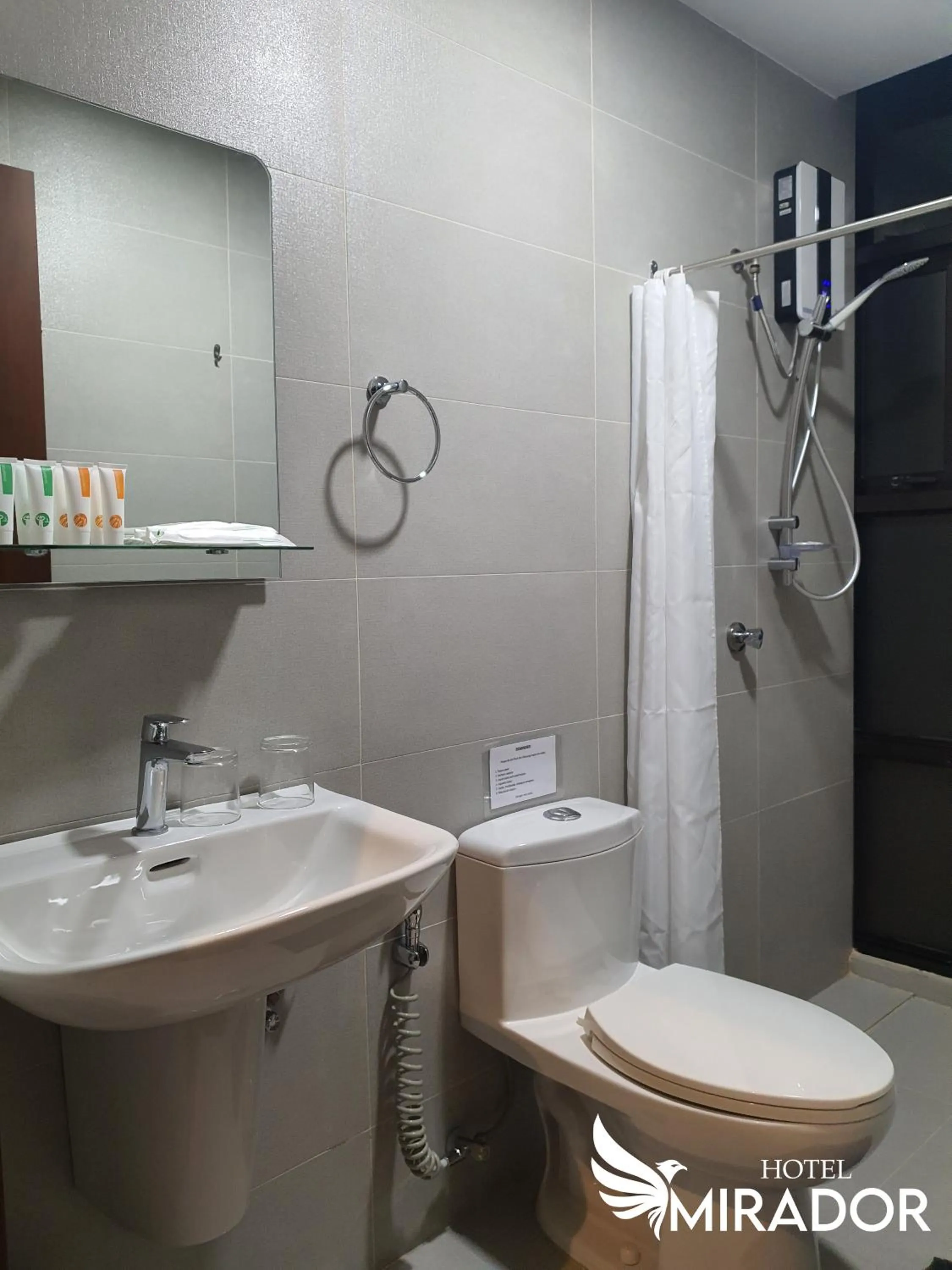 Toilet in Hotel Mirador