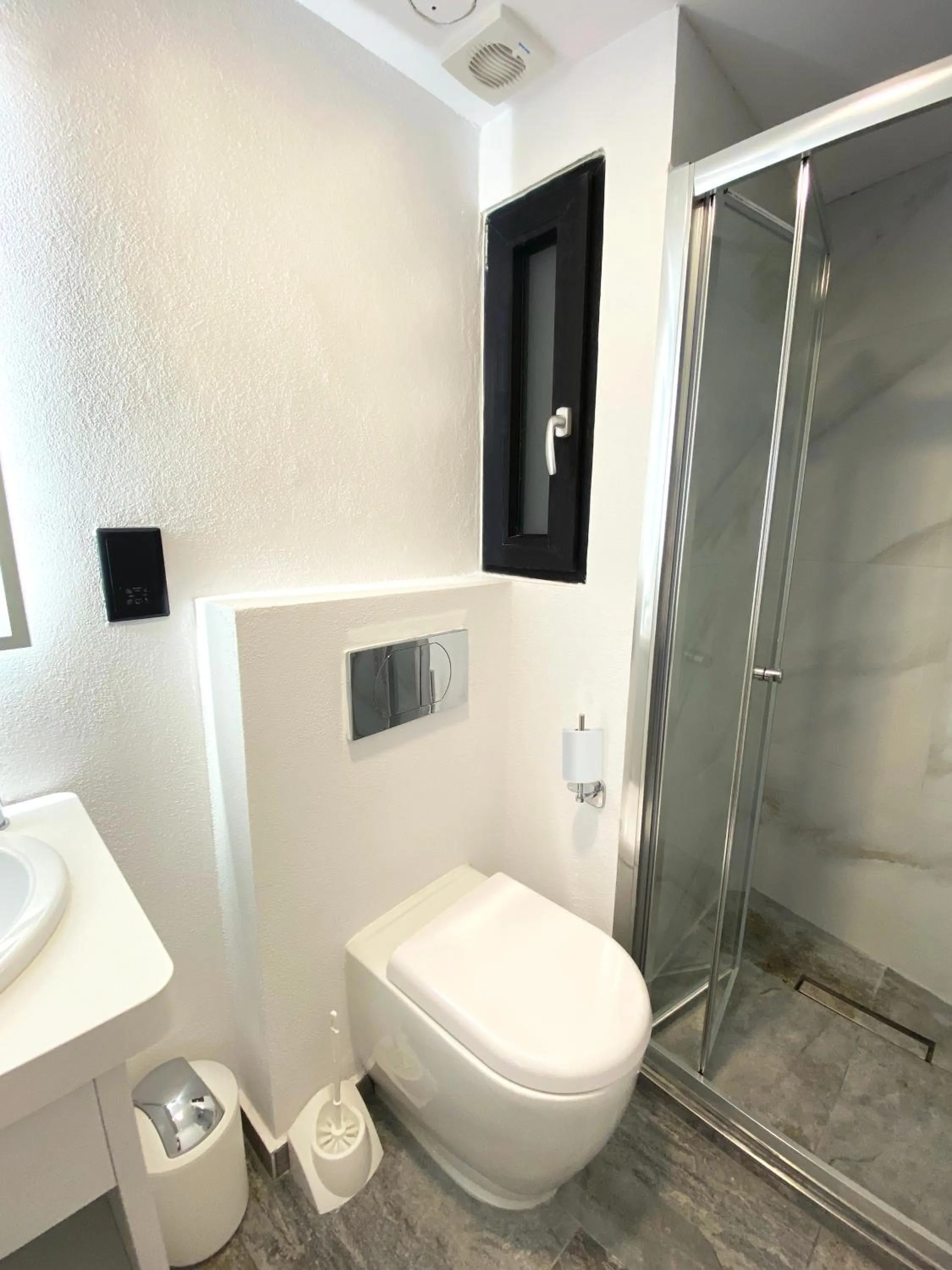Bathroom in Citizen Suites
