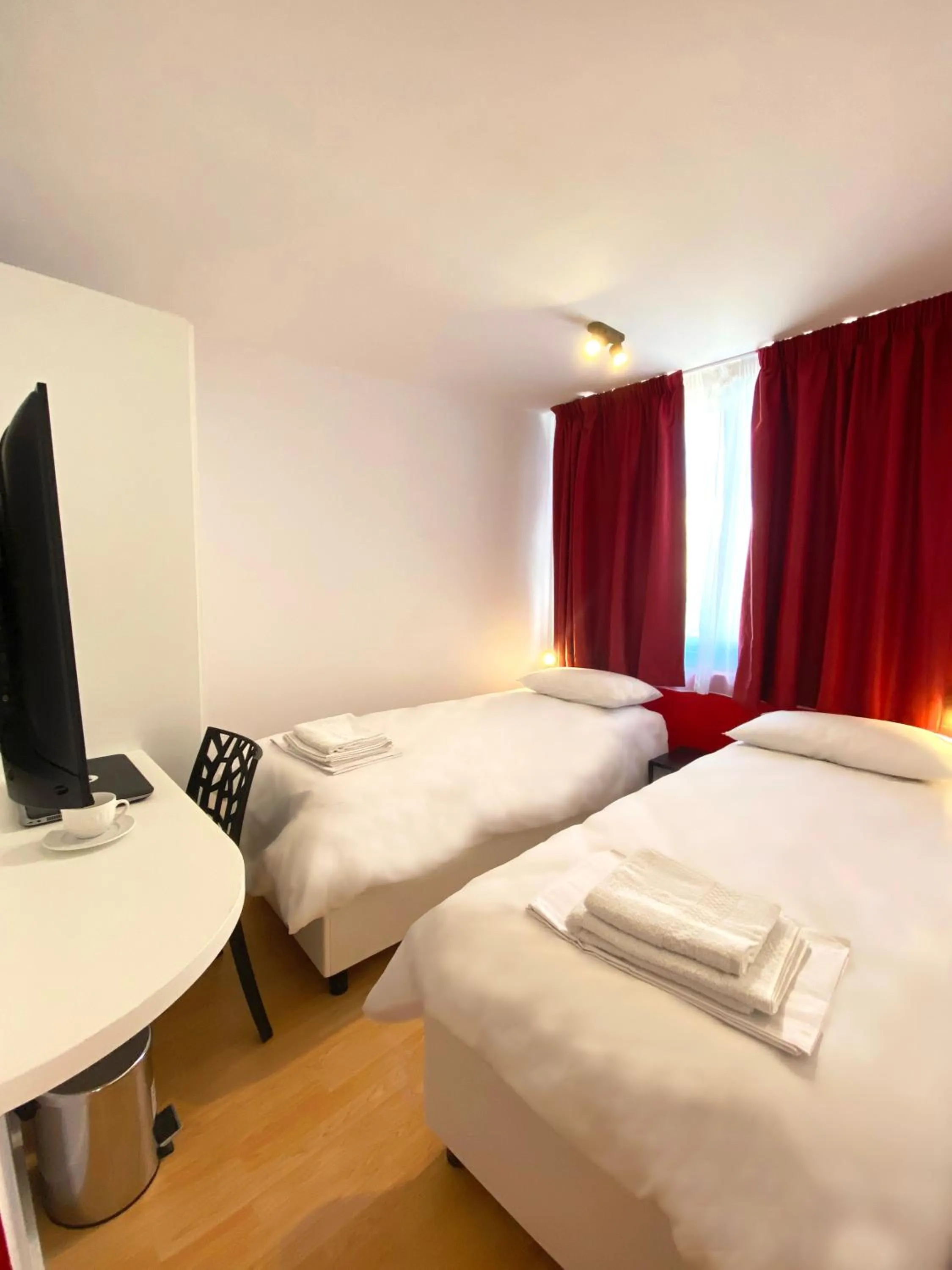 Bedroom, Bed in Citizen Suites