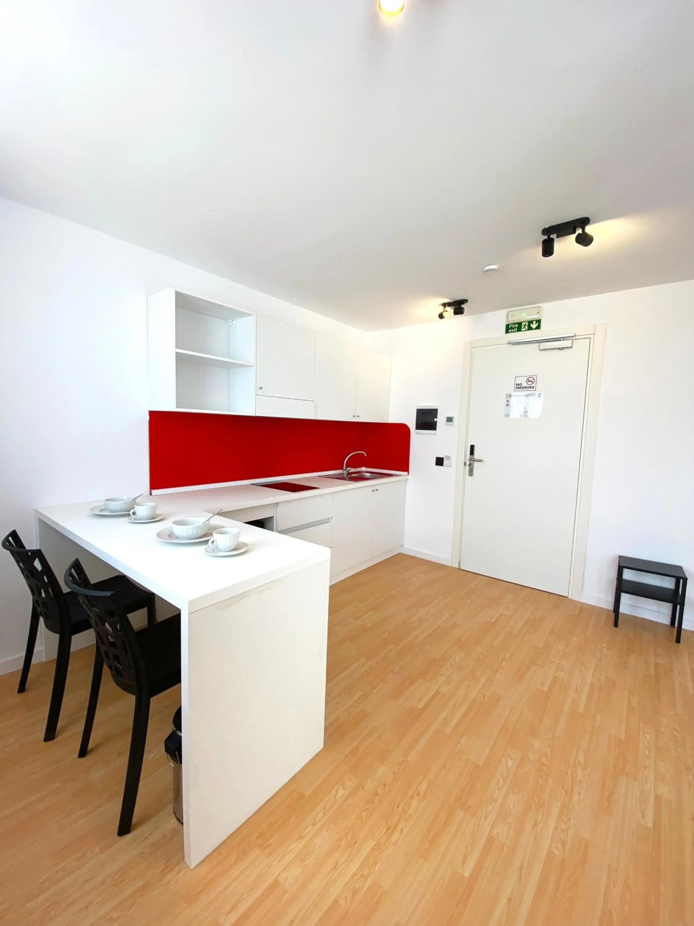 Kitchen or kitchenette in Citizen Suites