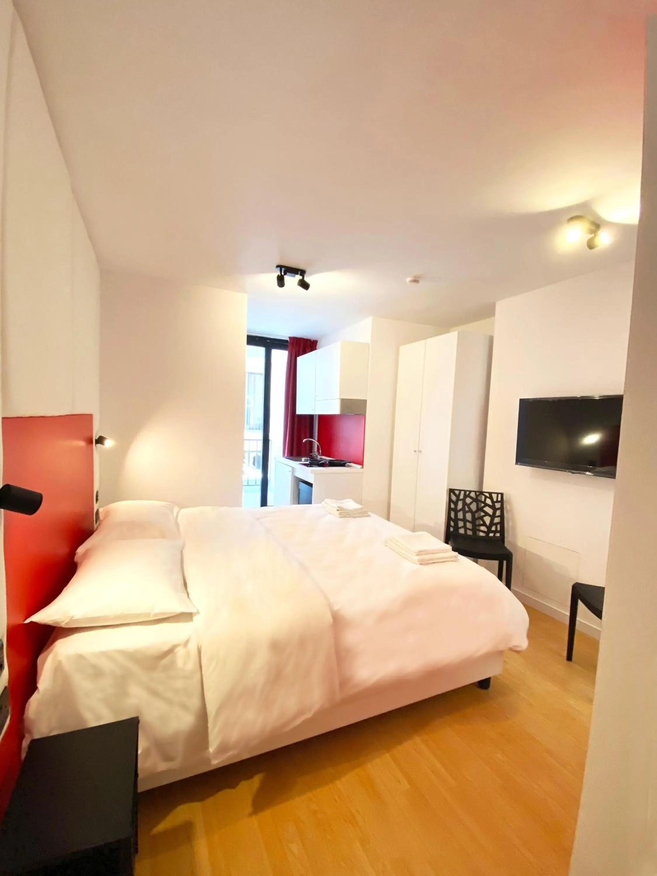 Bedroom, Bed in Citizen Suites