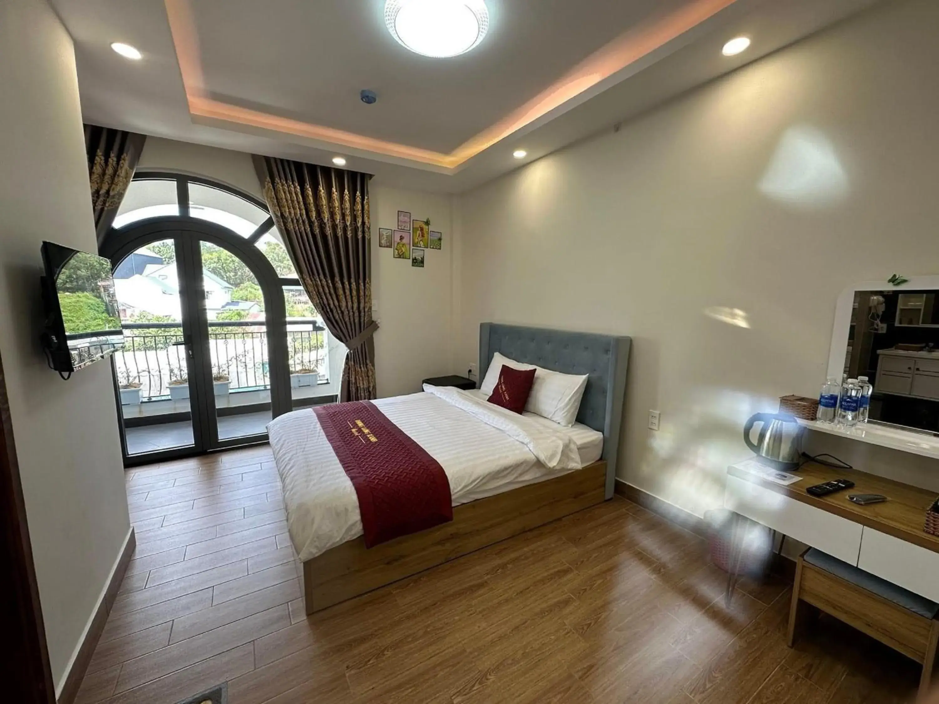 Quadruple Room with Balcony in Thung Lũng Xanh TQK Hotel Quadruple Room with Balcony in Thung Lũng Xanh TQK Hotel