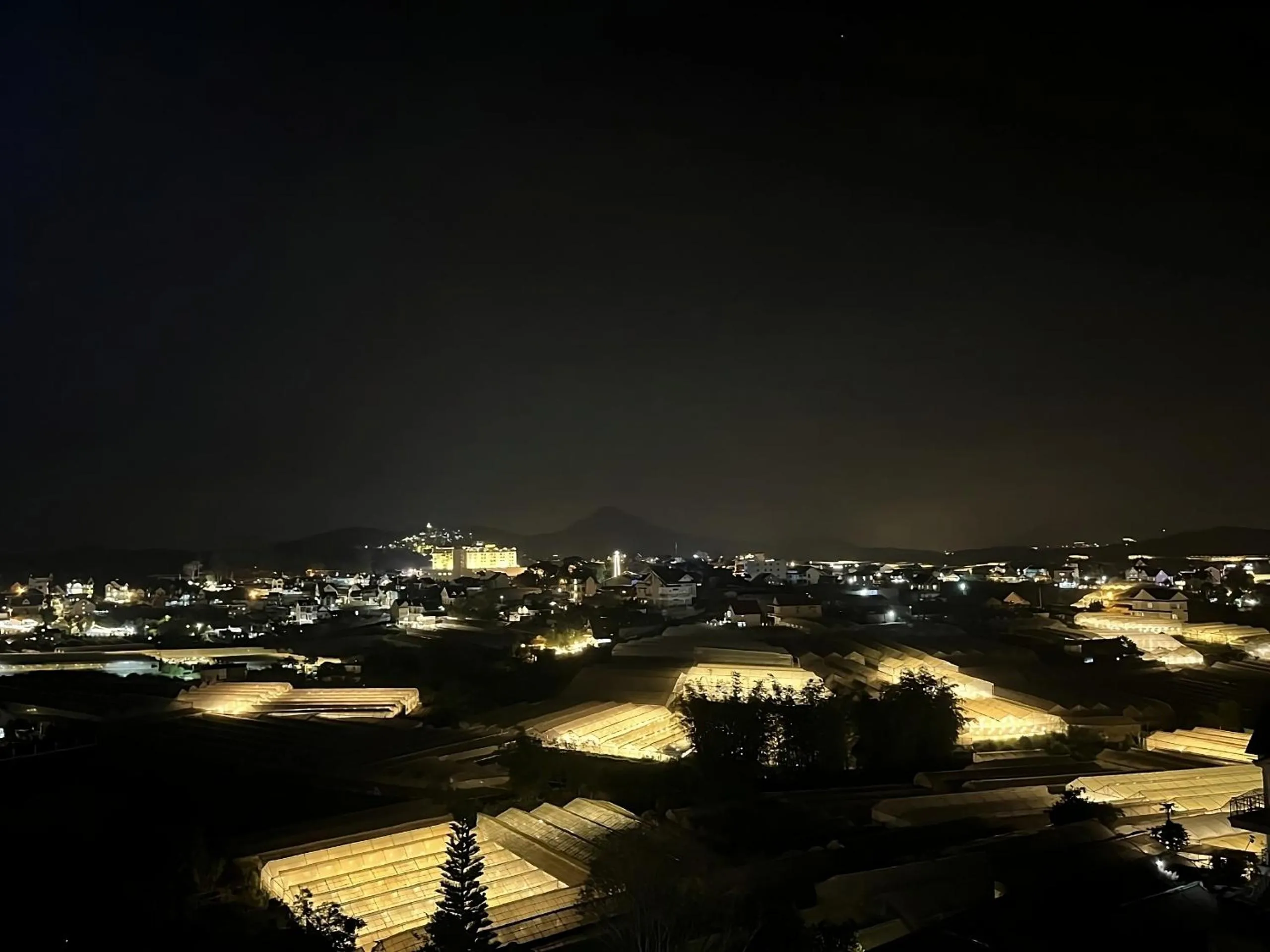 Night in Thung Lũng Xanh TQK Hotel