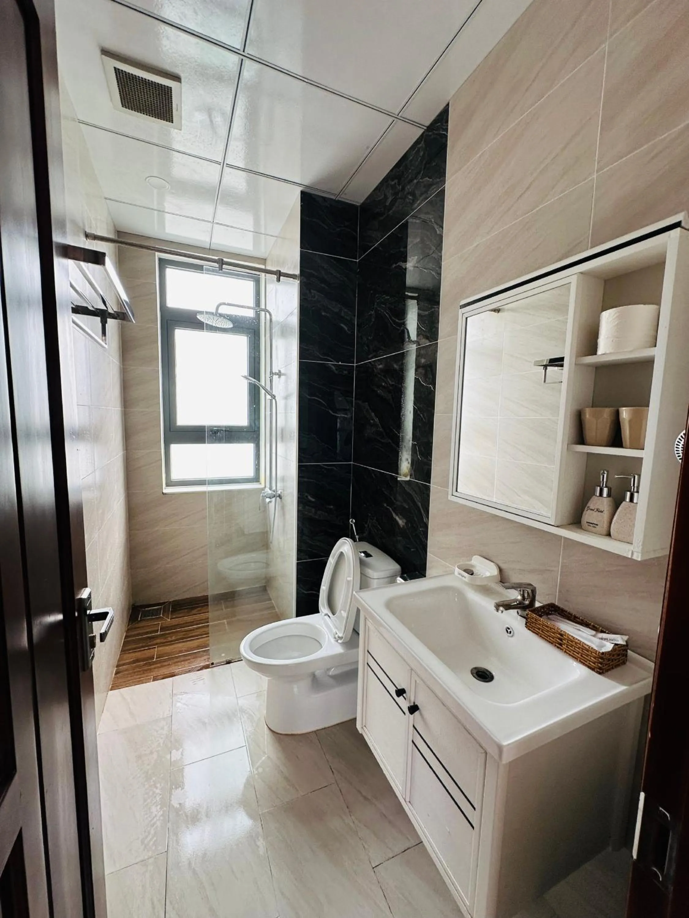 Shower in Thung Lũng Xanh TQK Hotel