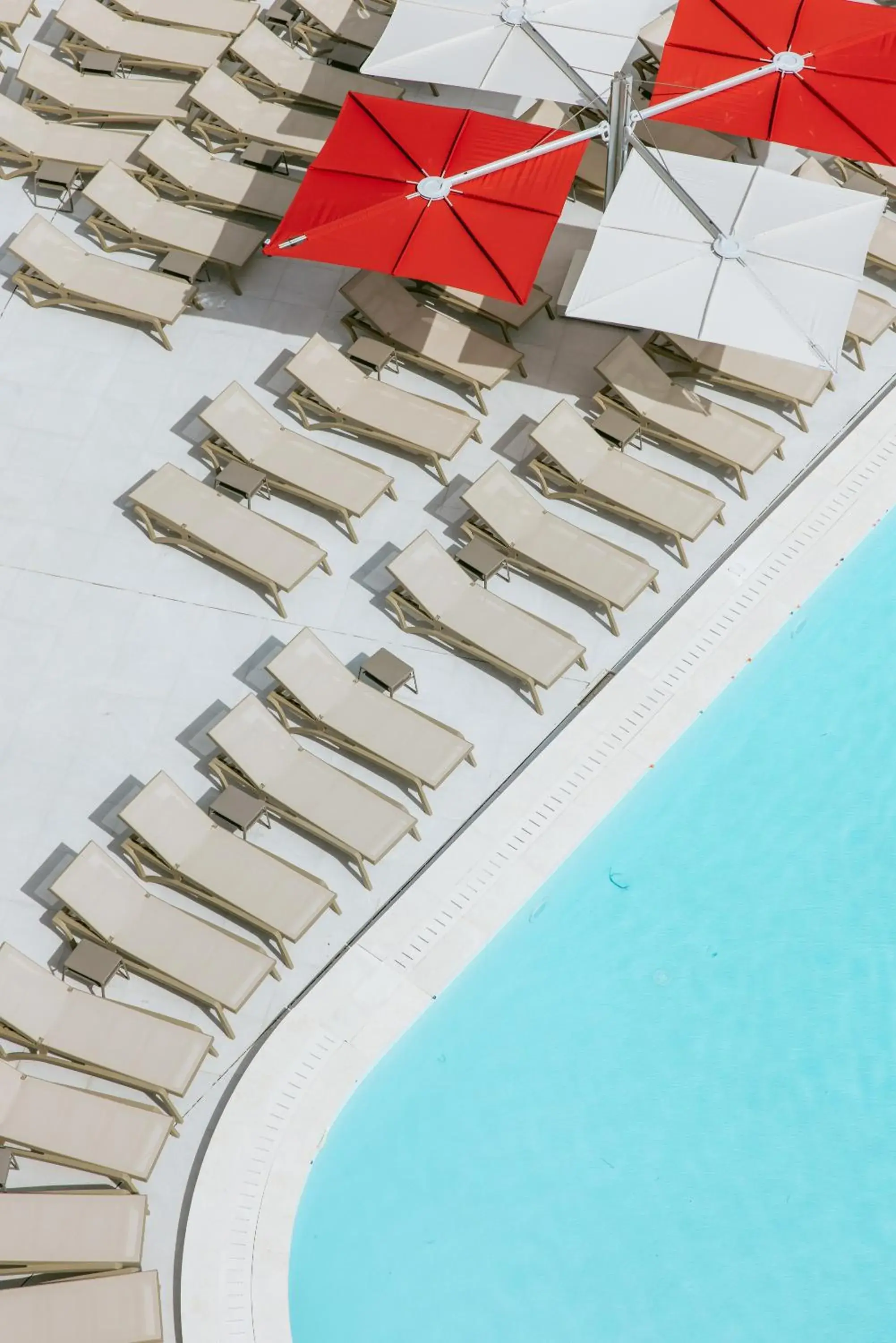 Pool view in Miami Apartments Pool view in Miami Apartments