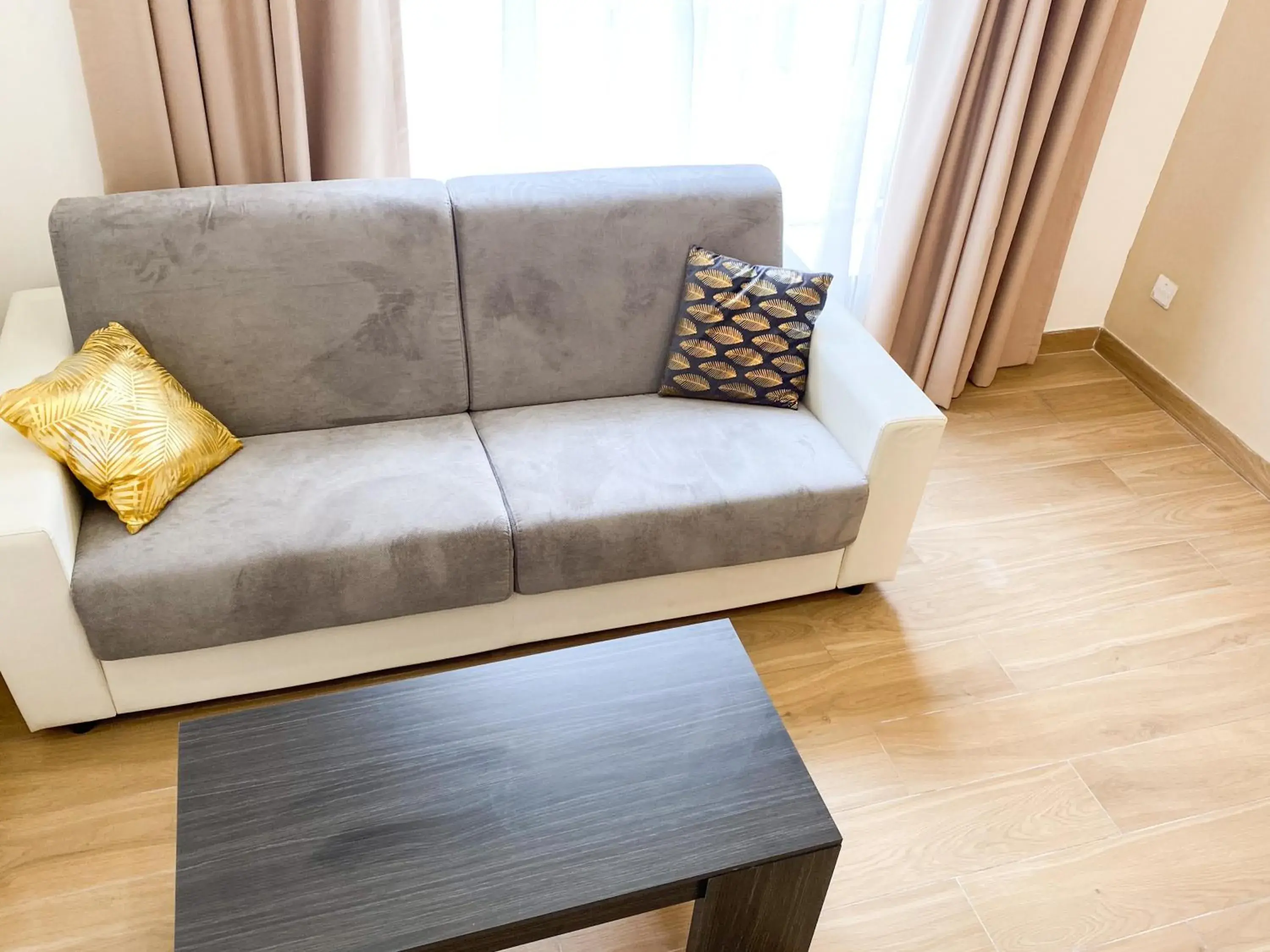 Large Double or Twin Room in Miami Apartments Large Double or Twin Room in Miami Apartments
