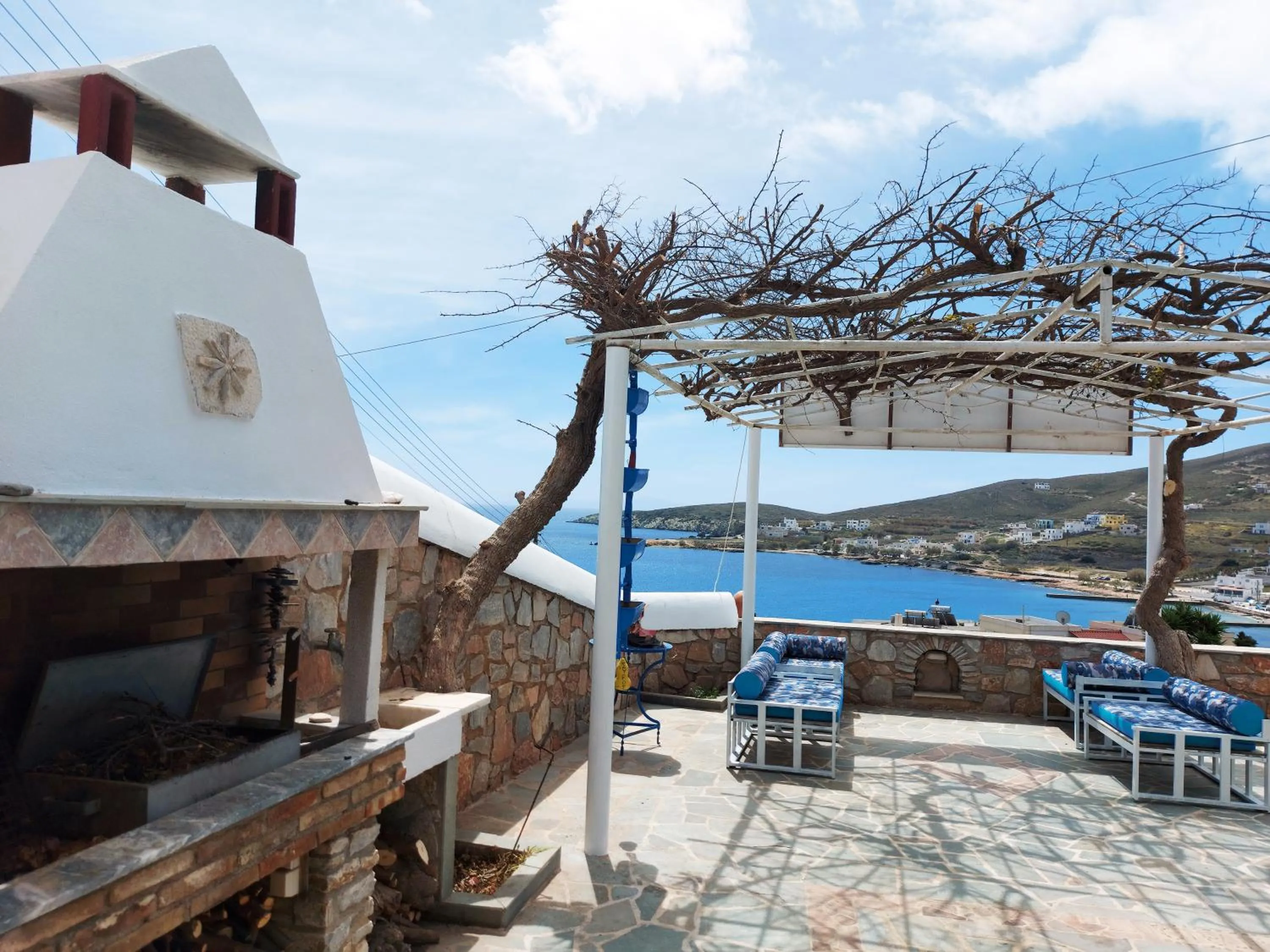 Inner courtyard view in Aigaio View Studios & Rooms