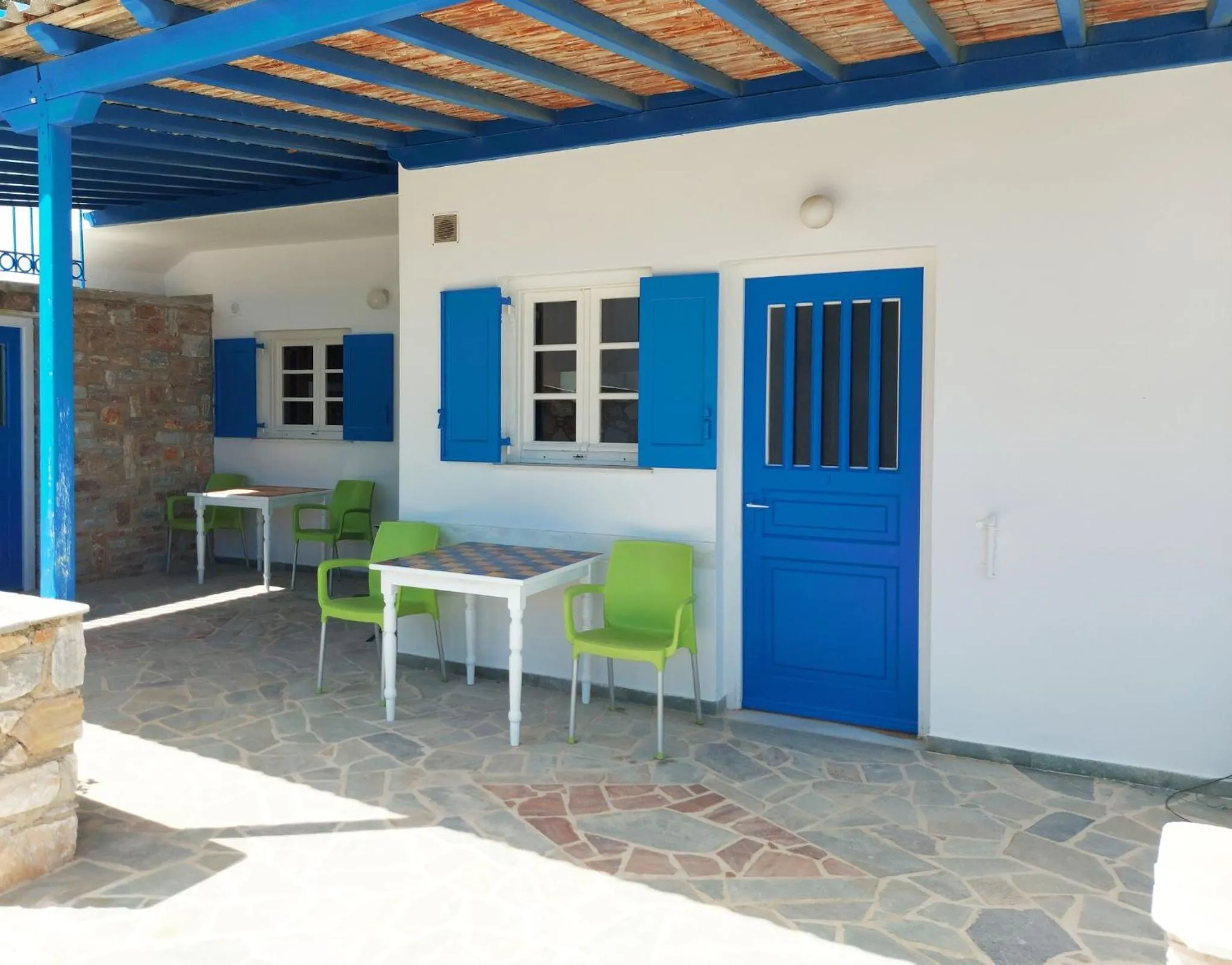 Inner courtyard view in Aigaio View Studios & Rooms
