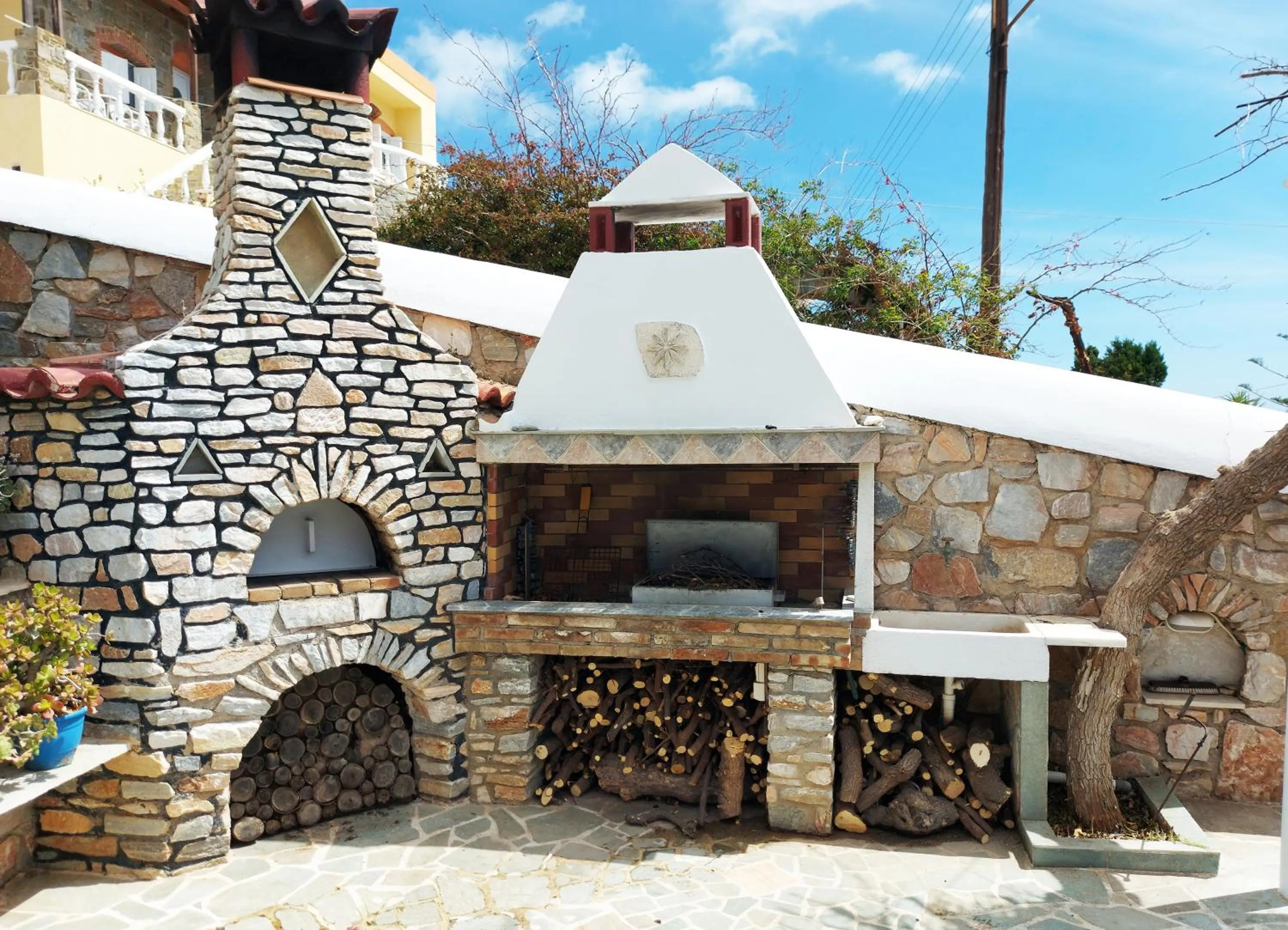 BBQ facilities in Aigaio View Studios & Rooms