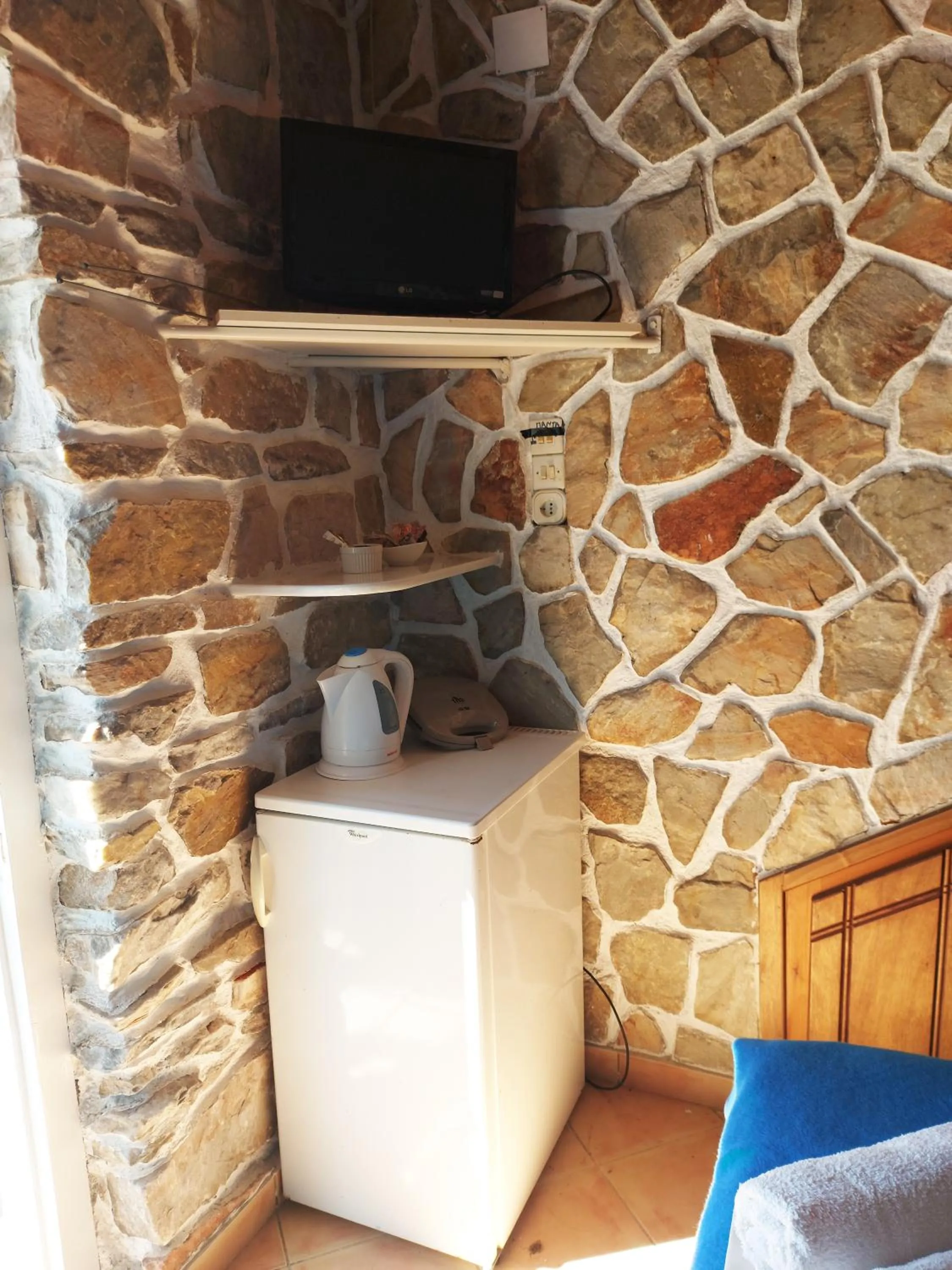 TV and multimedia in Aigaio View Studios & Rooms