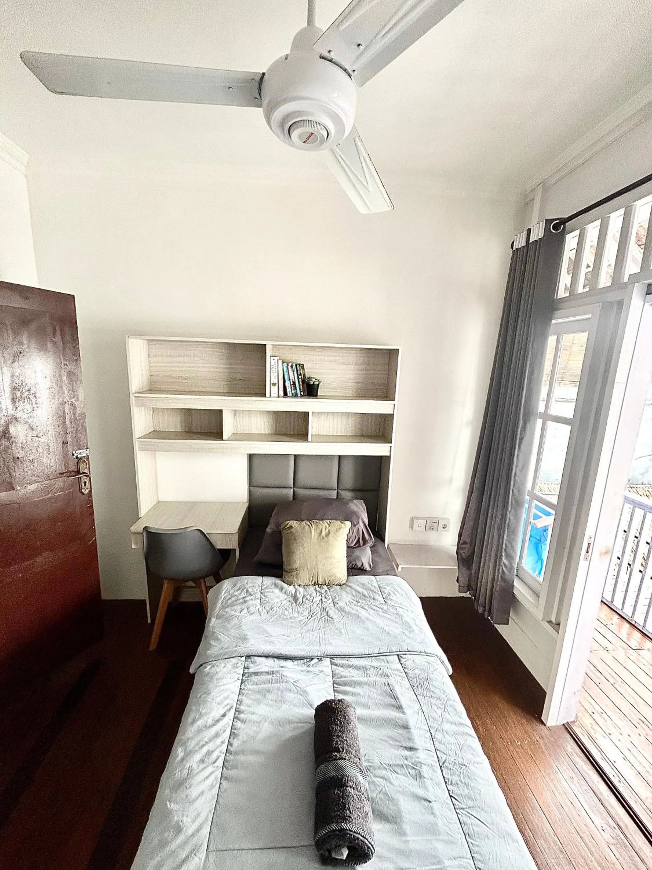 Standard Single Room in White sandat guest house