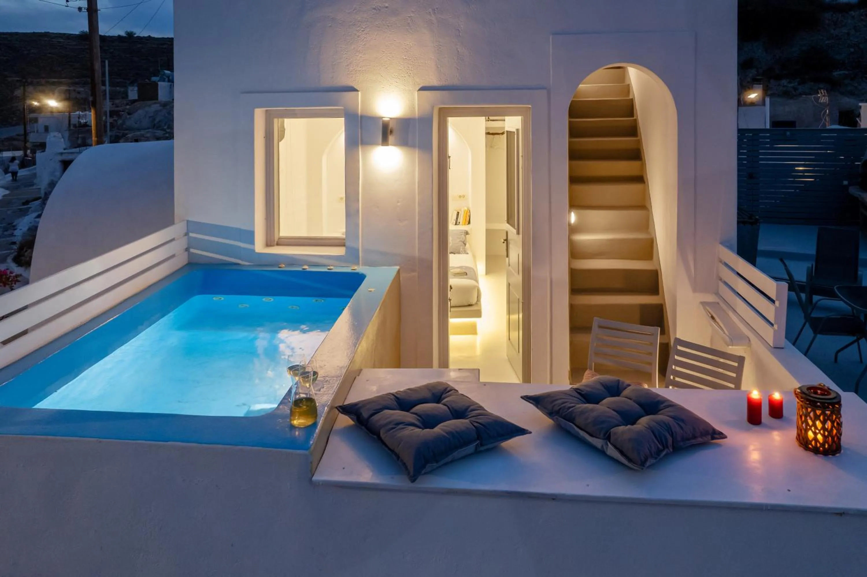 Santorita Suites