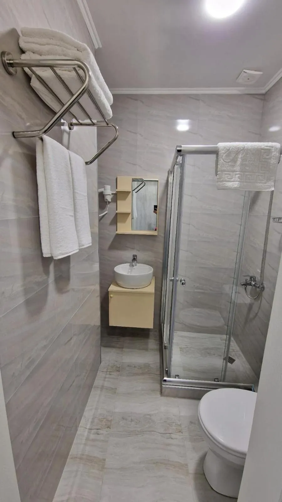 Shower in Salami Residence