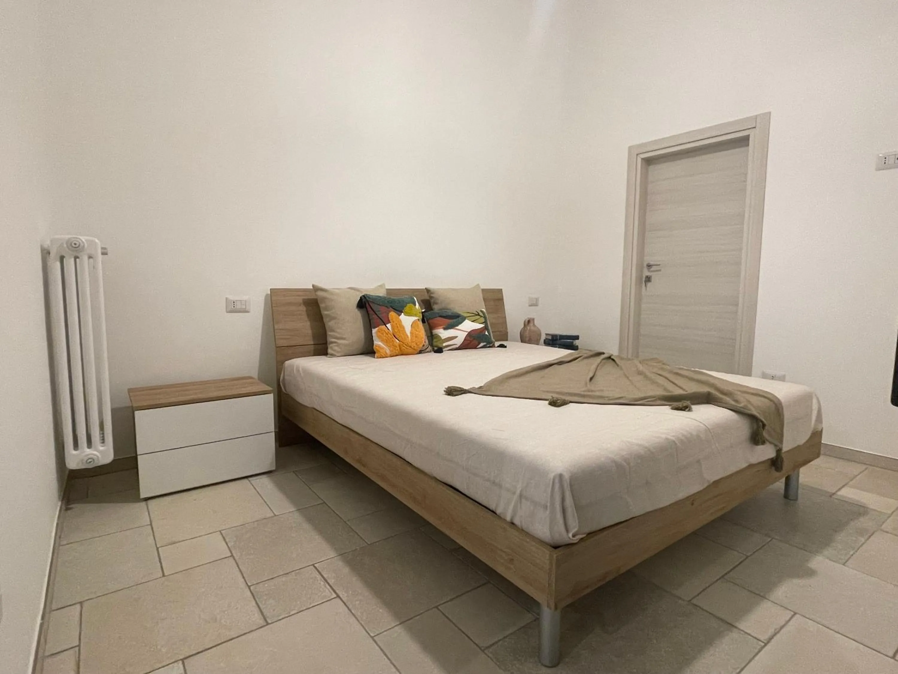 Bedroom, Bed in Maioliche Apartment