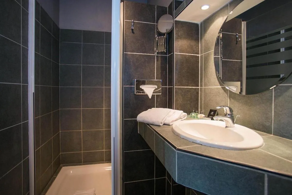 Shower in Relais de la Loire