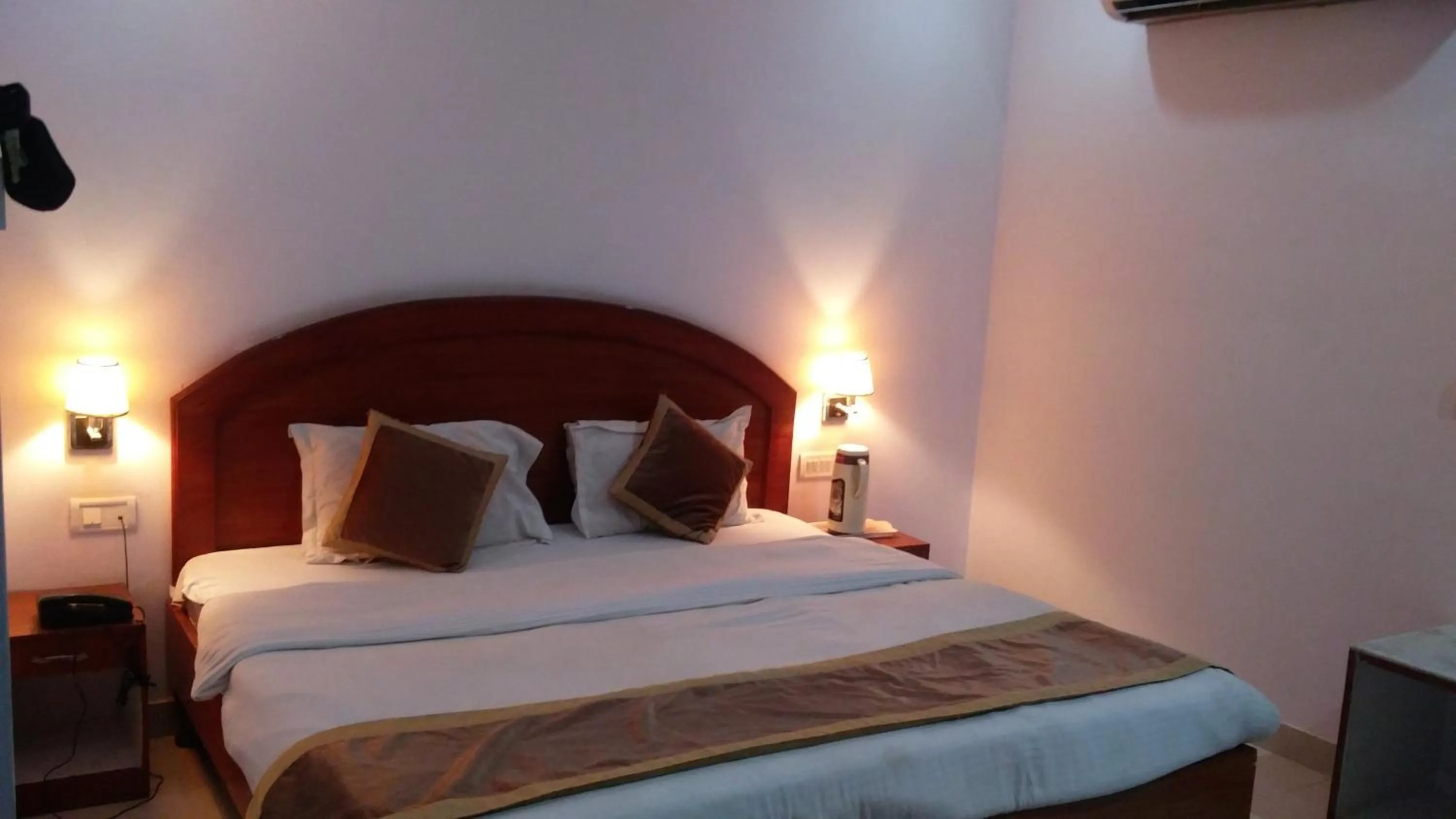 Bed in Euro Star Inn