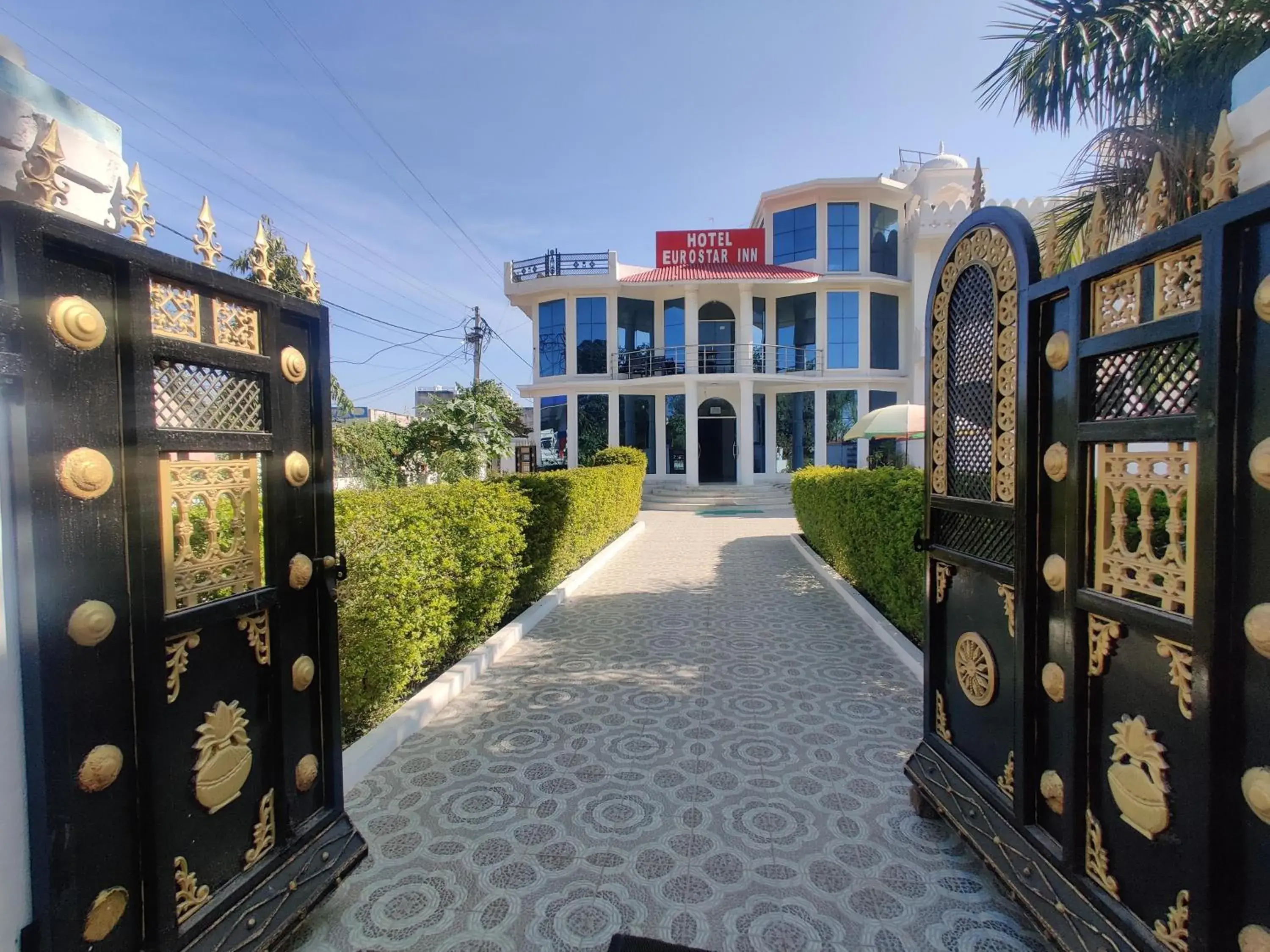 Property building in Euro Star Inn Property building in Euro Star Inn