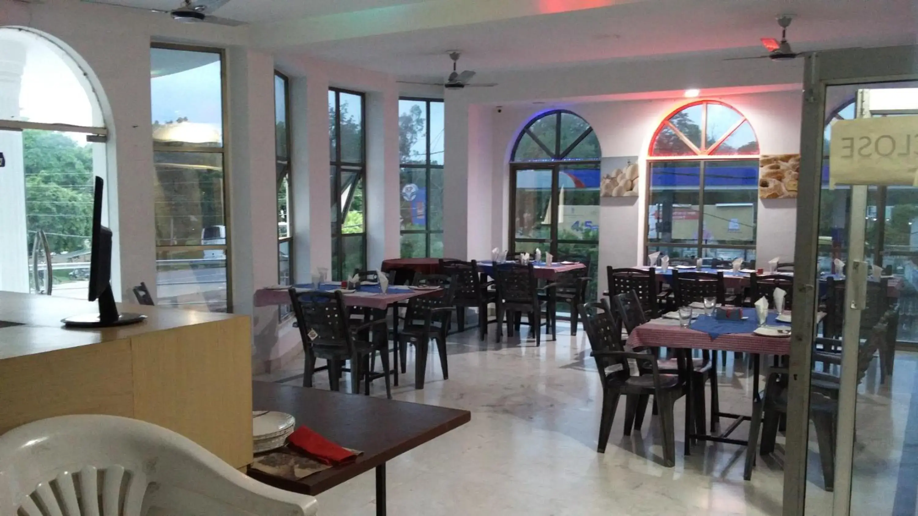 Restaurant/places to eat in Euro Star Inn Restaurant/places to eat in Euro Star Inn