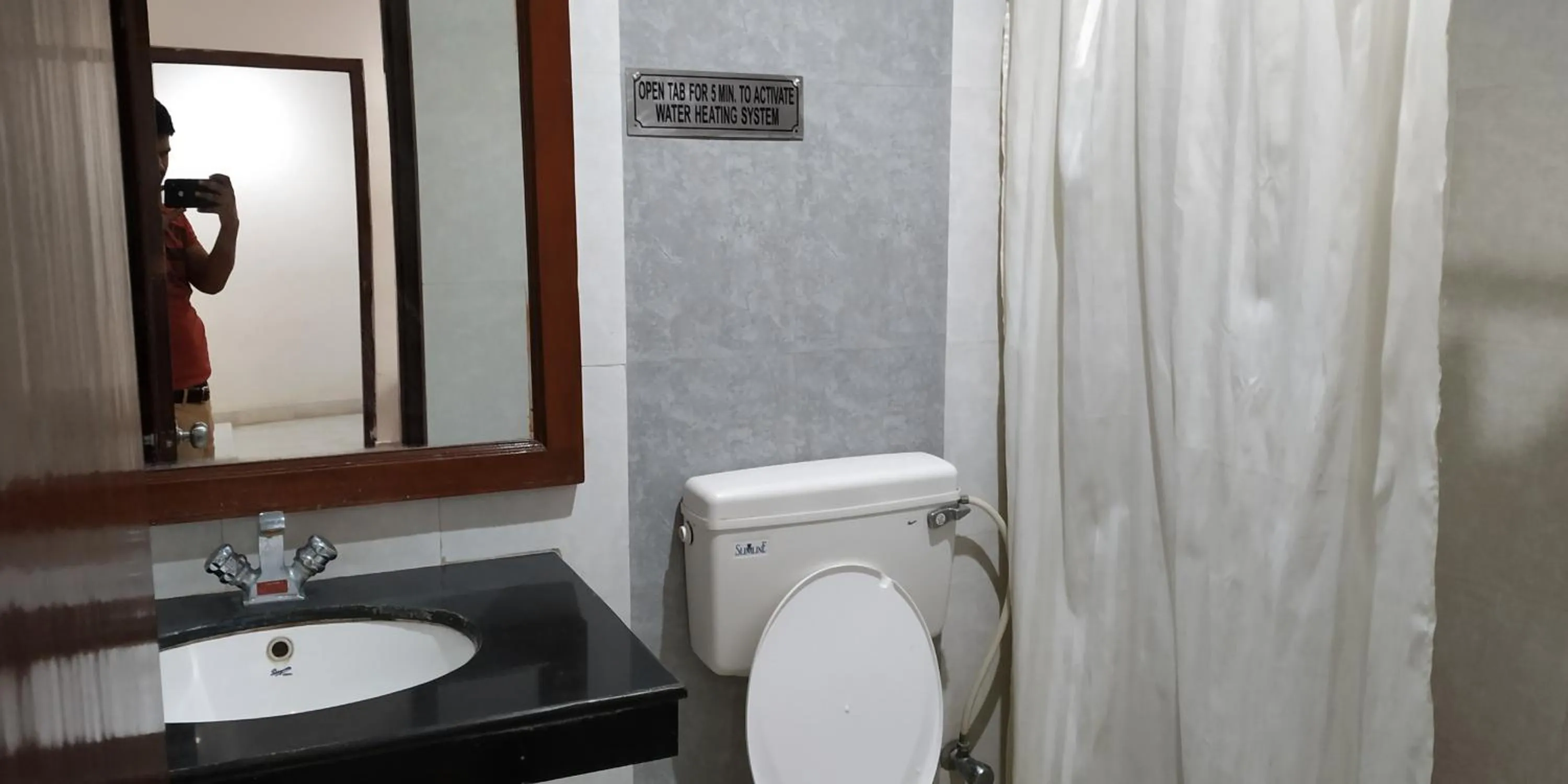 Toilet in Euro Star Inn