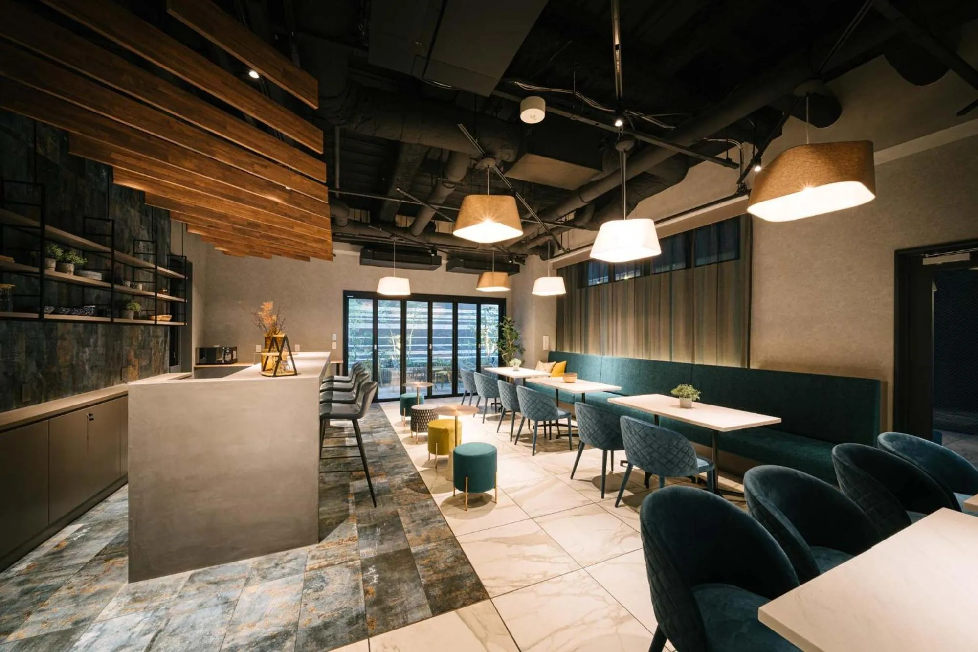 Restaurant/places to eat in R Hotel Namba South