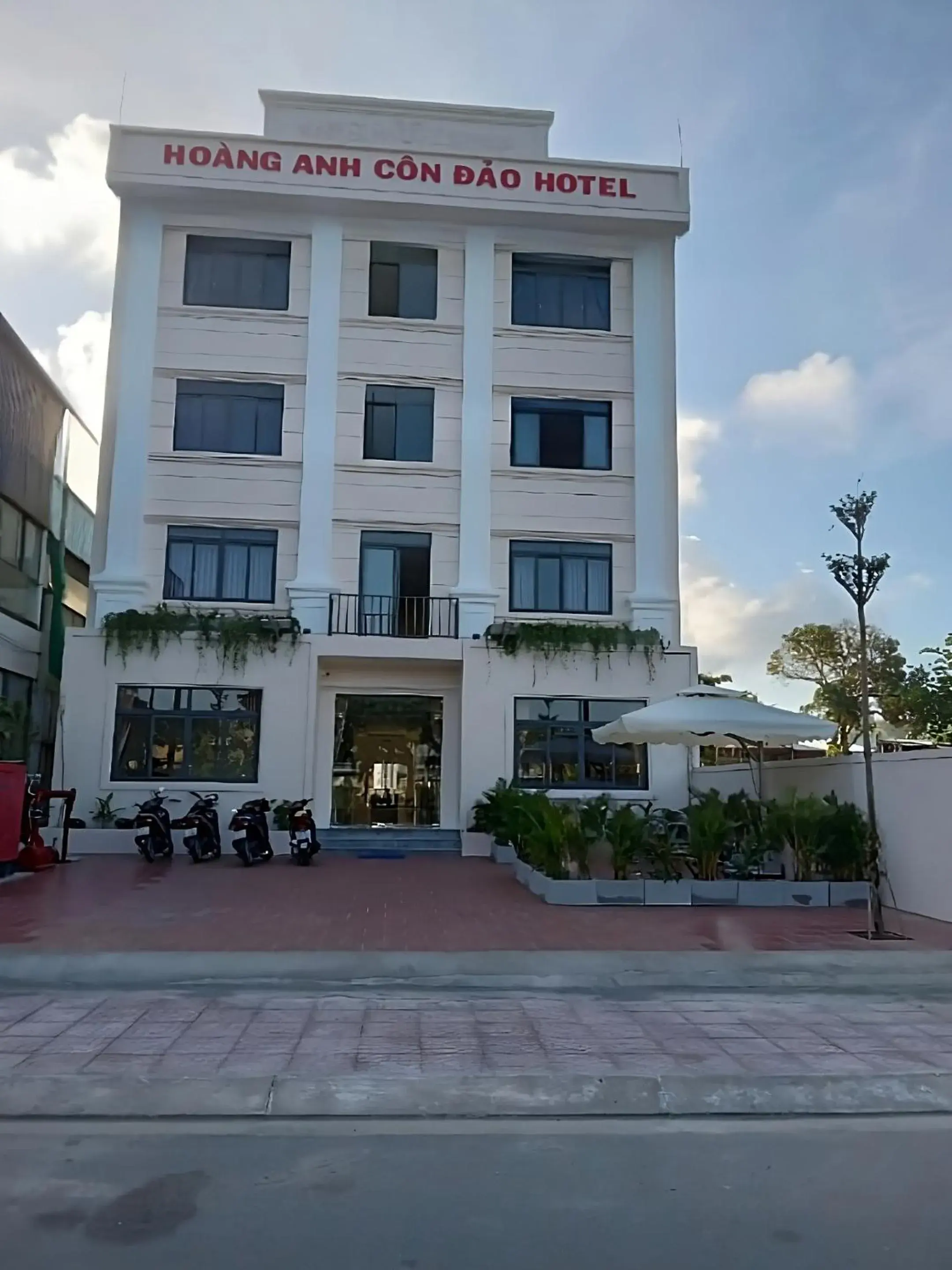 Property building in Hoàng Anh Côn Đảo Hotel Property building in Hoàng Anh Côn Đảo Hotel