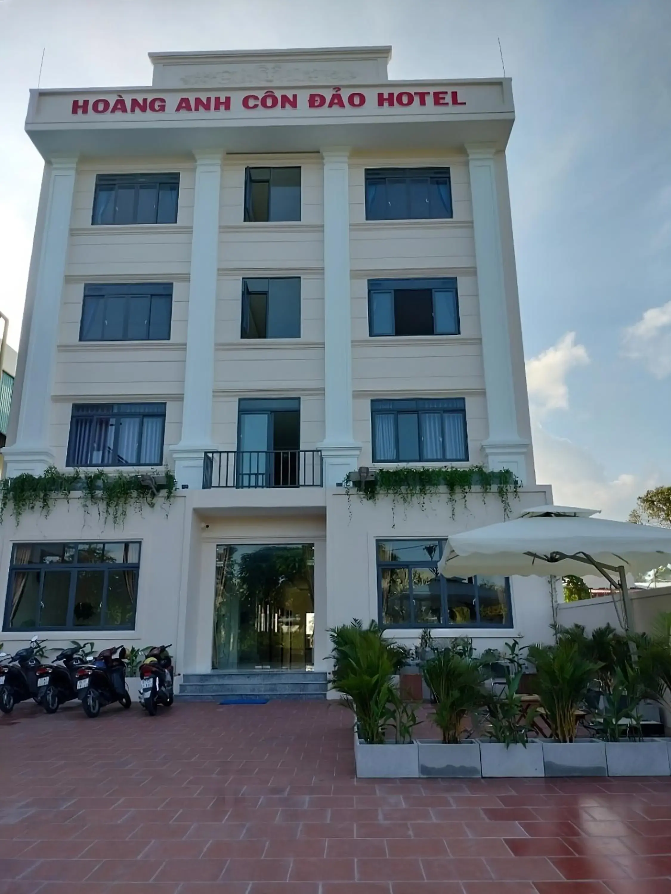 Property building in Hoàng Anh Côn Đảo Hotel Property building in Hoàng Anh Côn Đảo Hotel