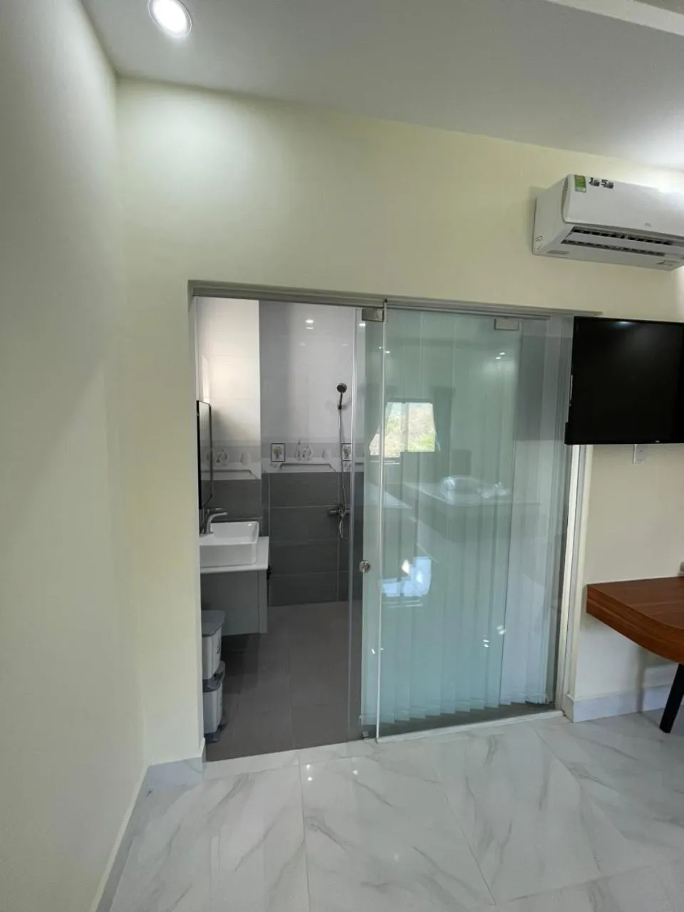 Shower in Hoàng Anh Côn Đảo Hotel