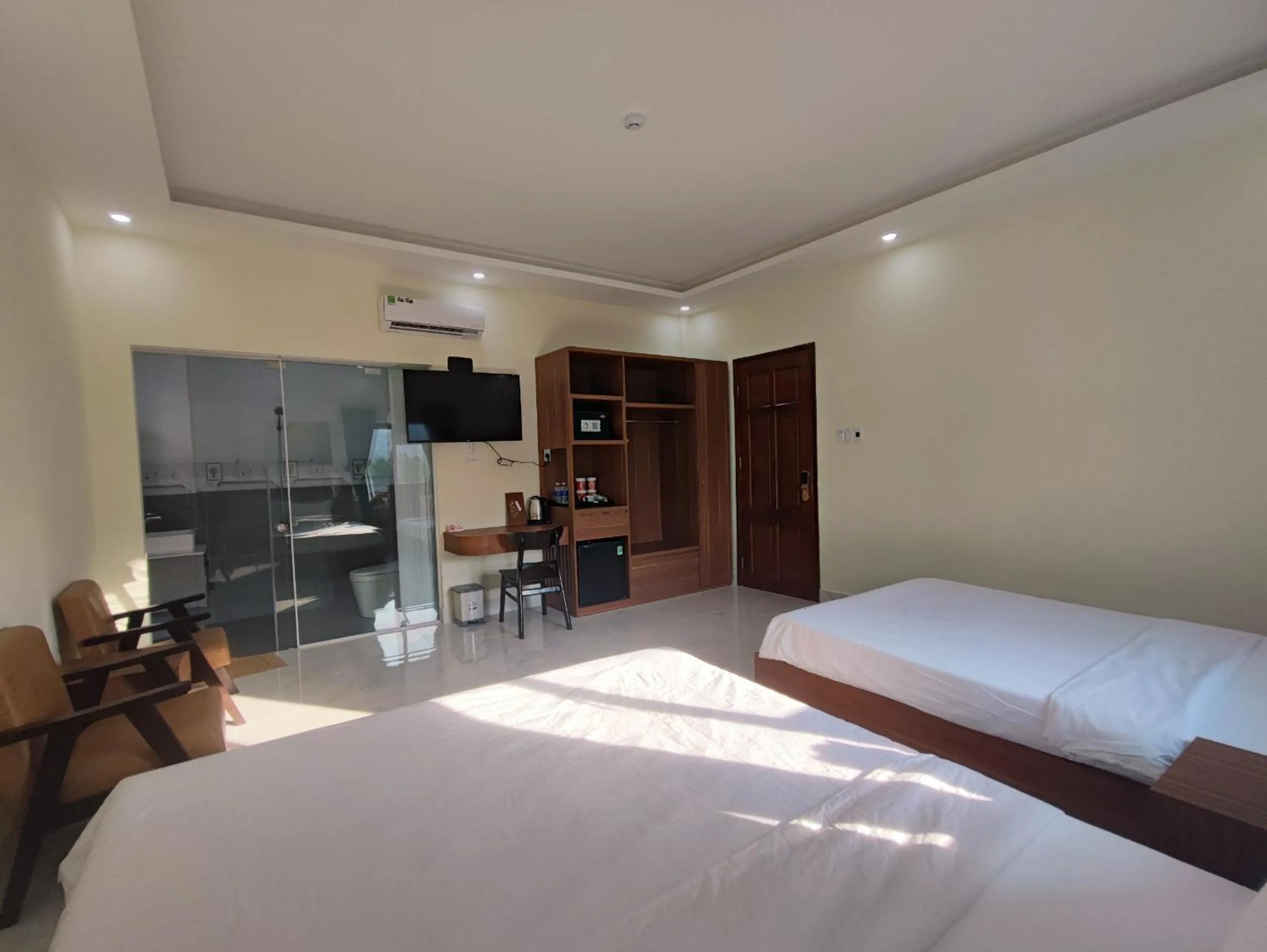 Photo of the whole room, Bed in Hoàng Anh Côn Đảo Hotel