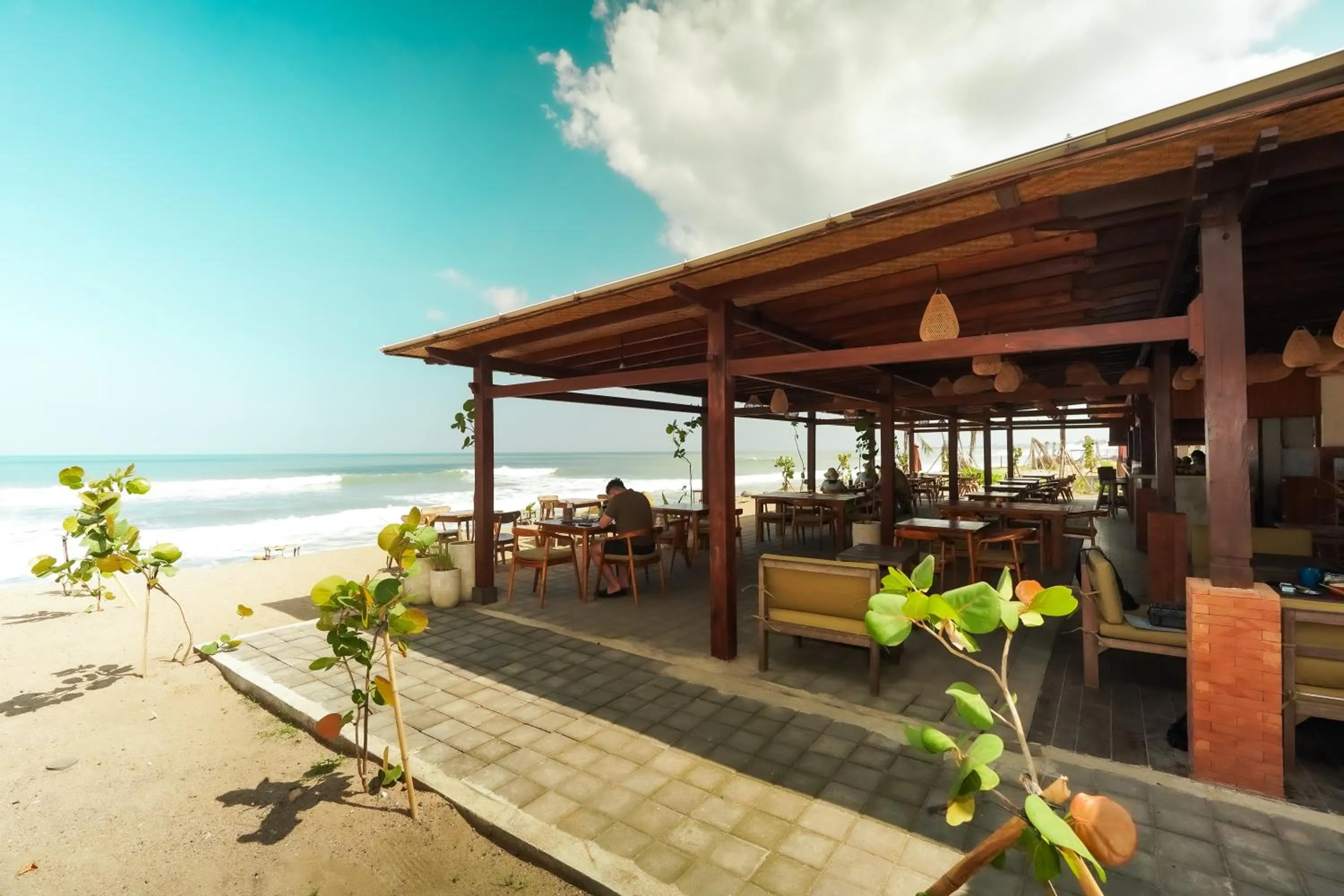 Restaurant/places to eat in Tropical Beach House Bali