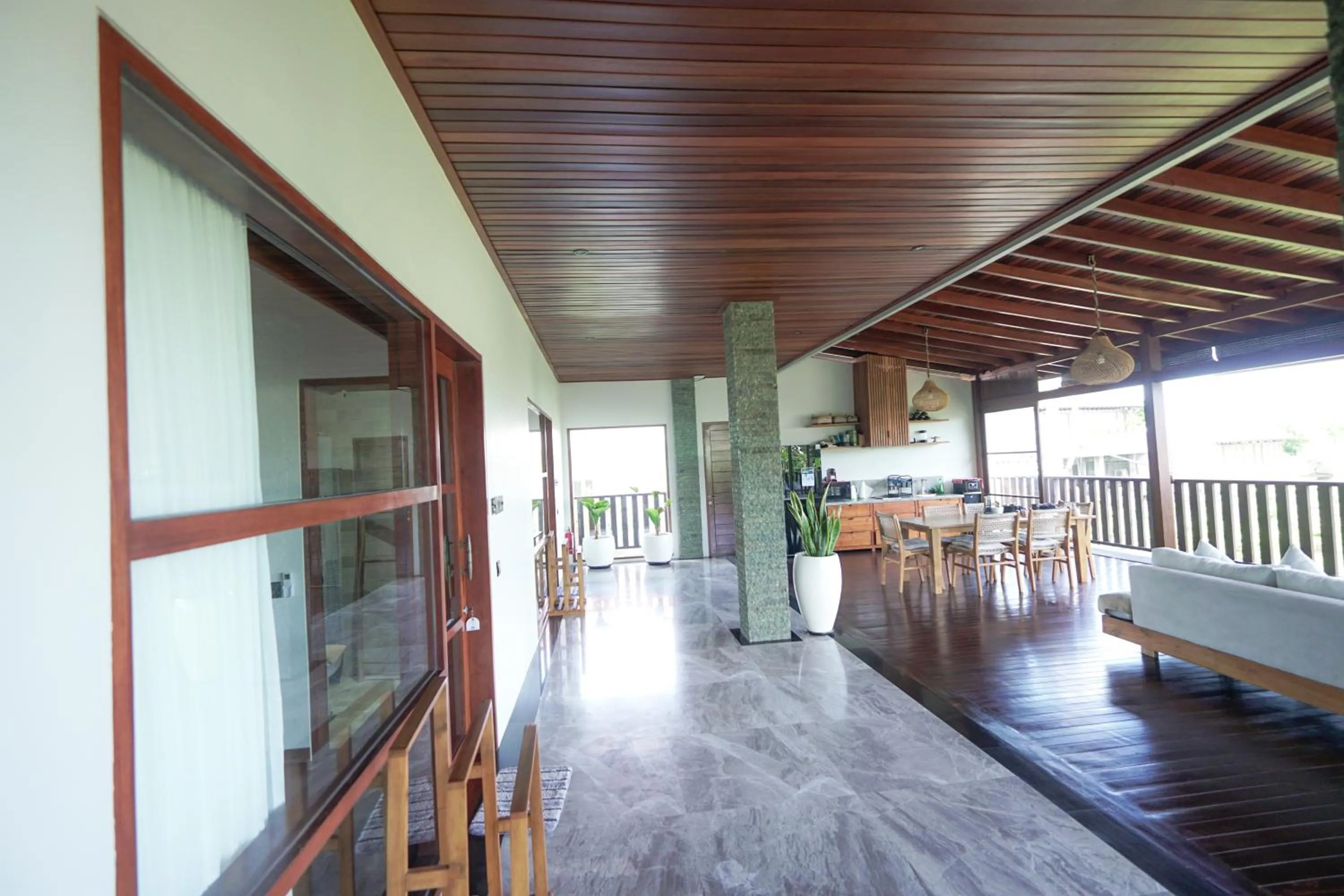 Kitchen or kitchenette in Tropical Beach House Bali