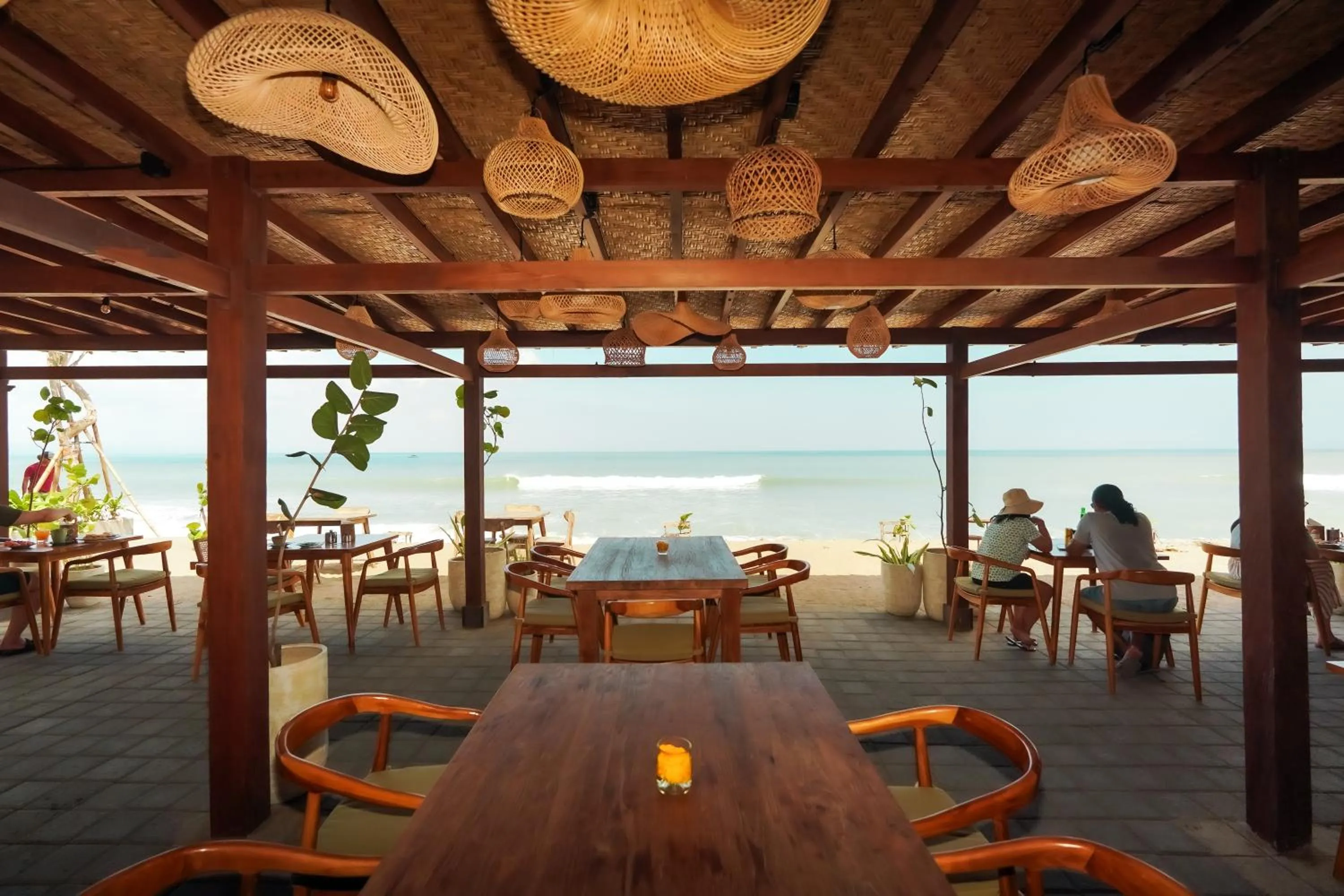 Restaurant/places to eat in Tropical Beach House Bali