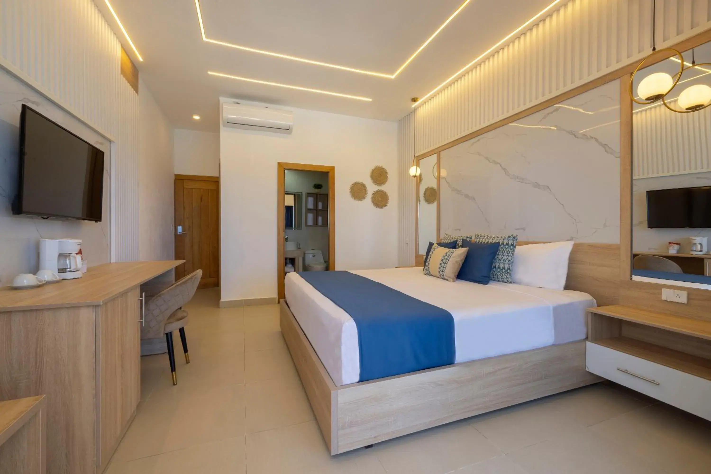 Bedroom, Bed in Hotel HM Bavaro Beach - Adults Only Bedroom, Bed in Hotel HM Bavaro Beach - Adults Only