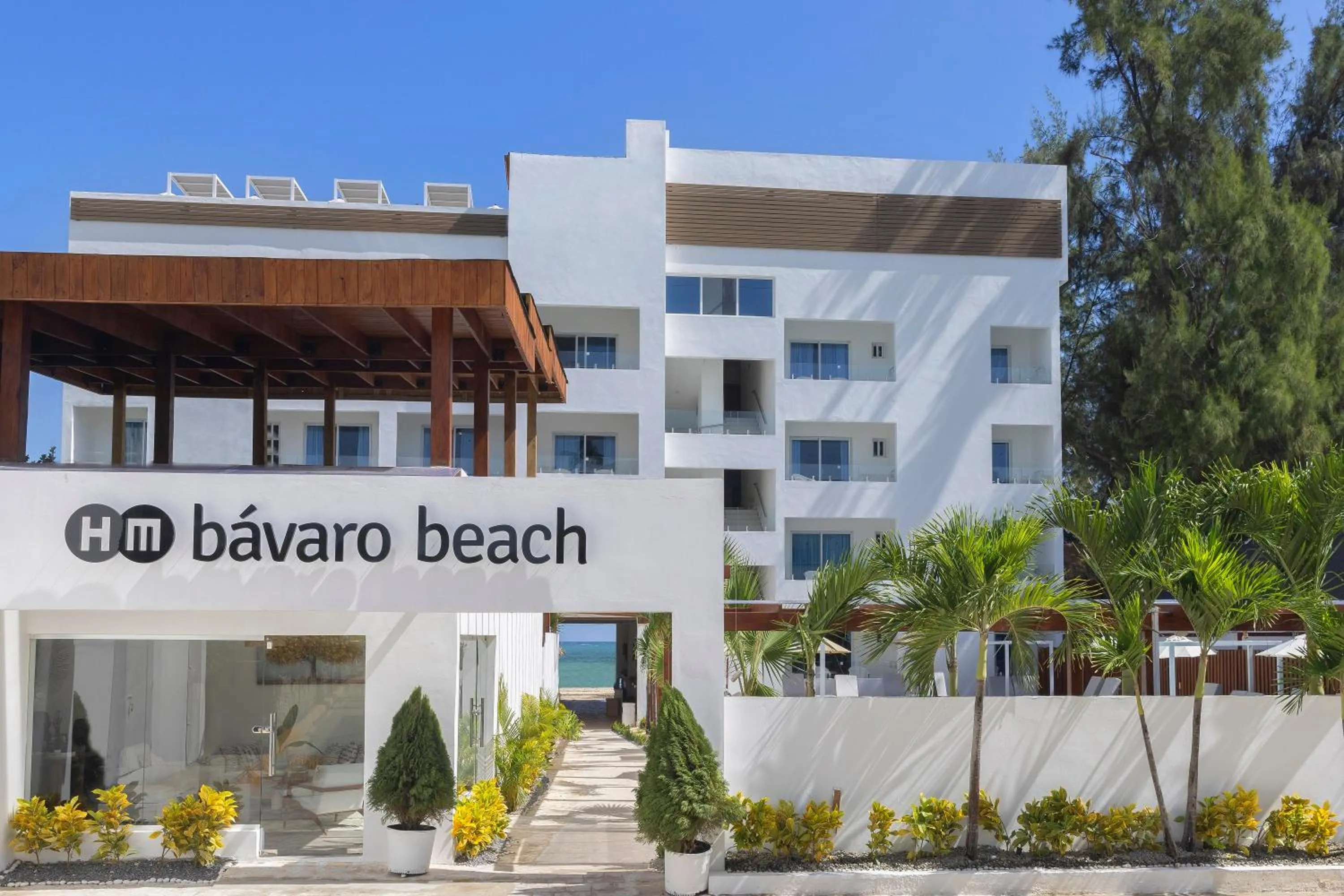 Facade/entrance in Hotel HM Bavaro Beach - Adults Only